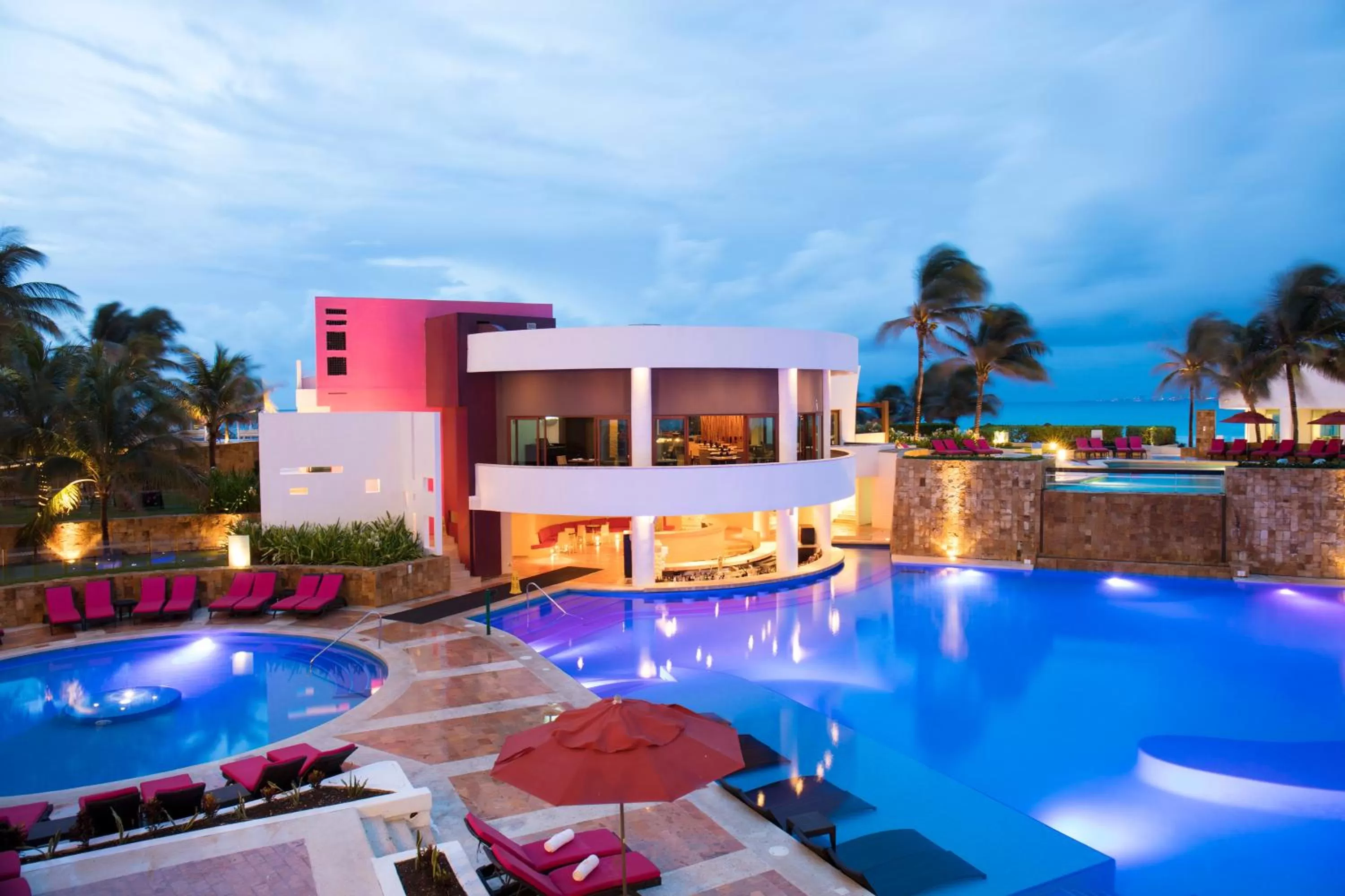 Swimming pool in Altitude at Krystal Grand Cancun - All Inclusive