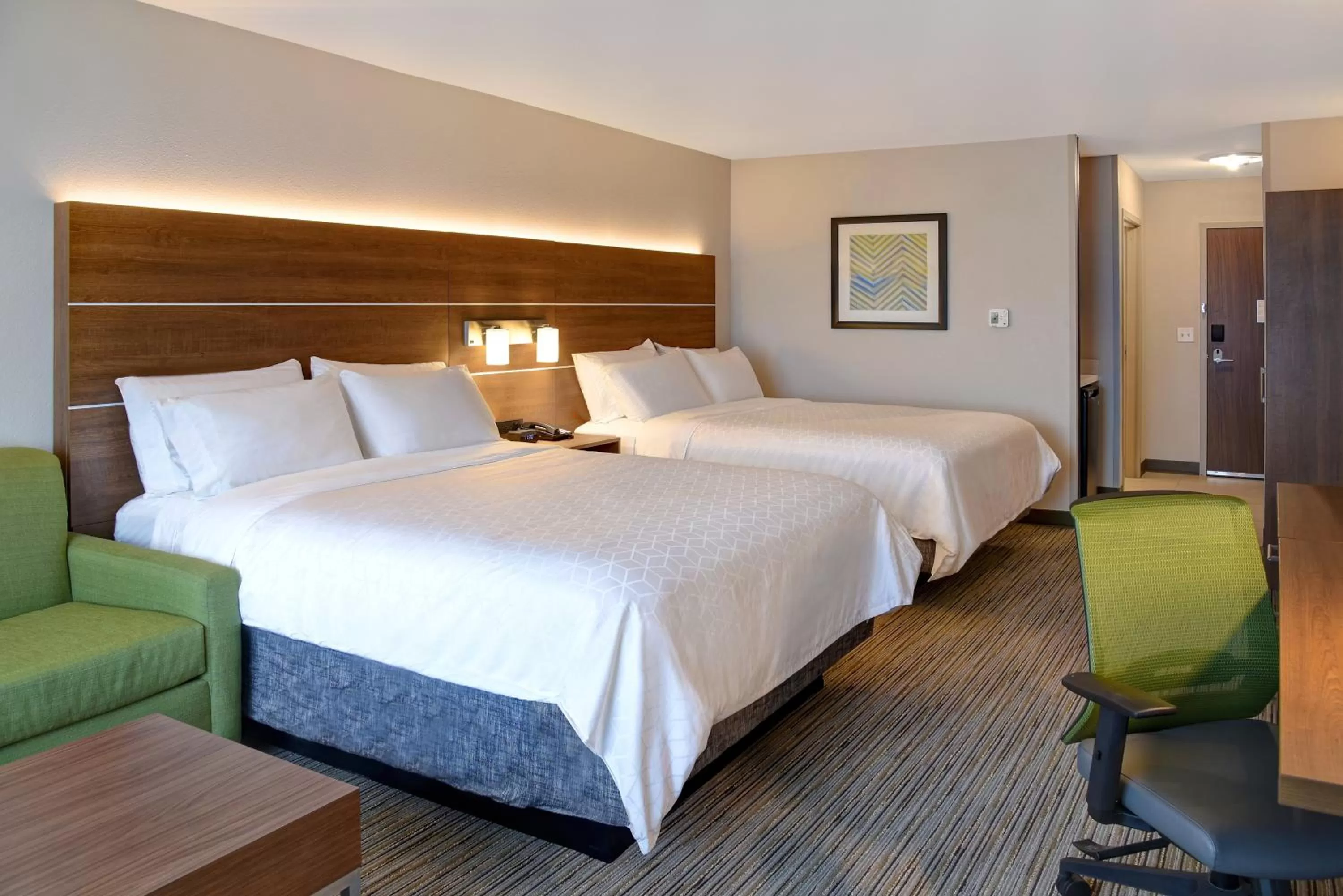 Photo of the whole room, Bed in Holiday Inn Express & Suites - Ottawa by IHG