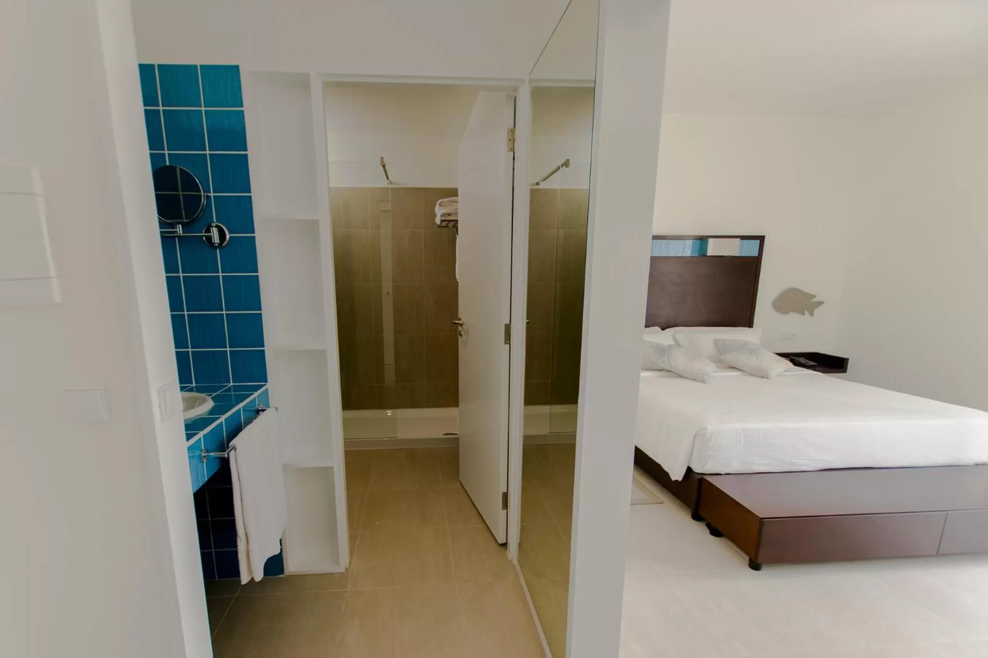 Bathroom, Bed in Hotel Dunas de Sal