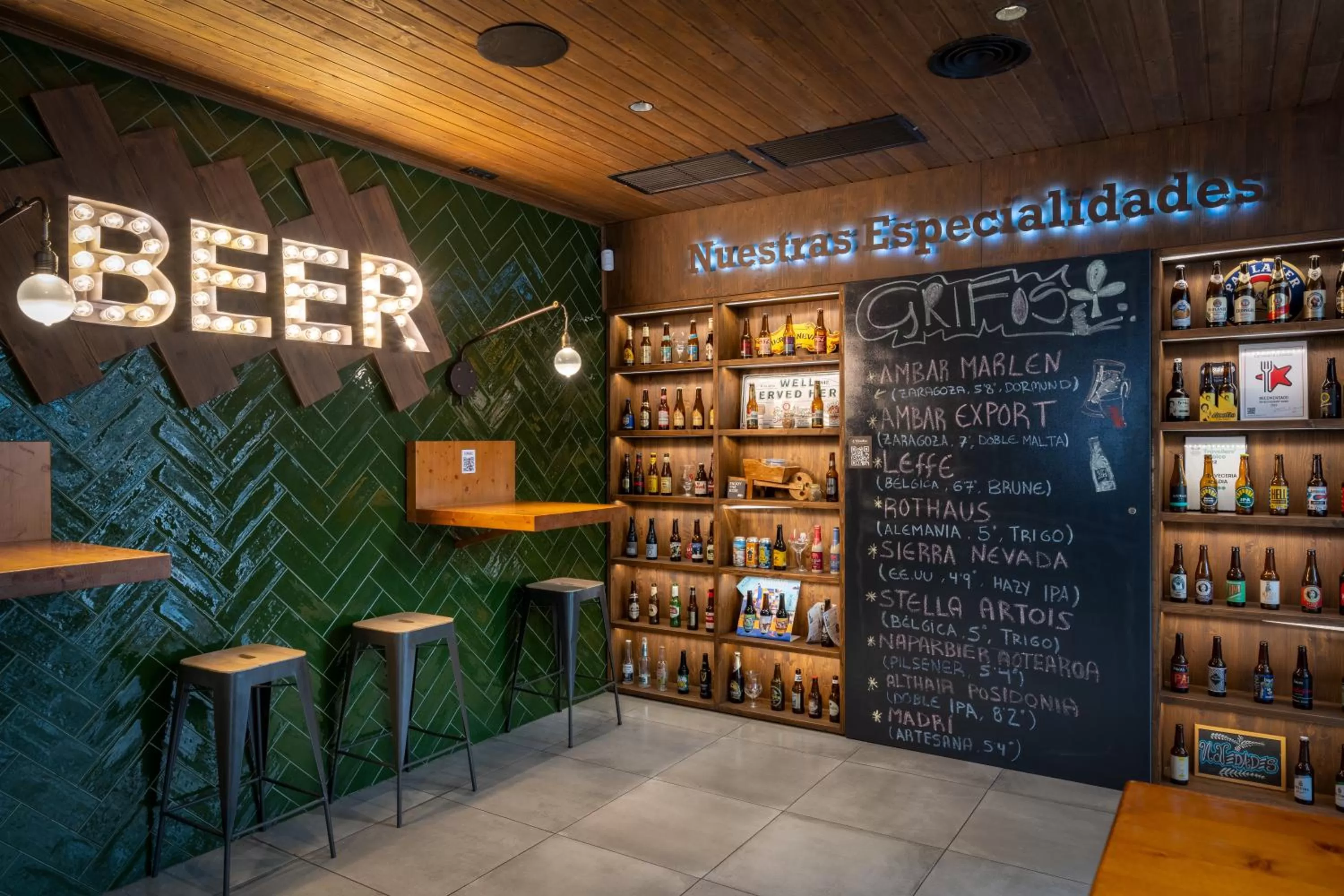 Lounge or bar in Climia Belroy 4 Sup