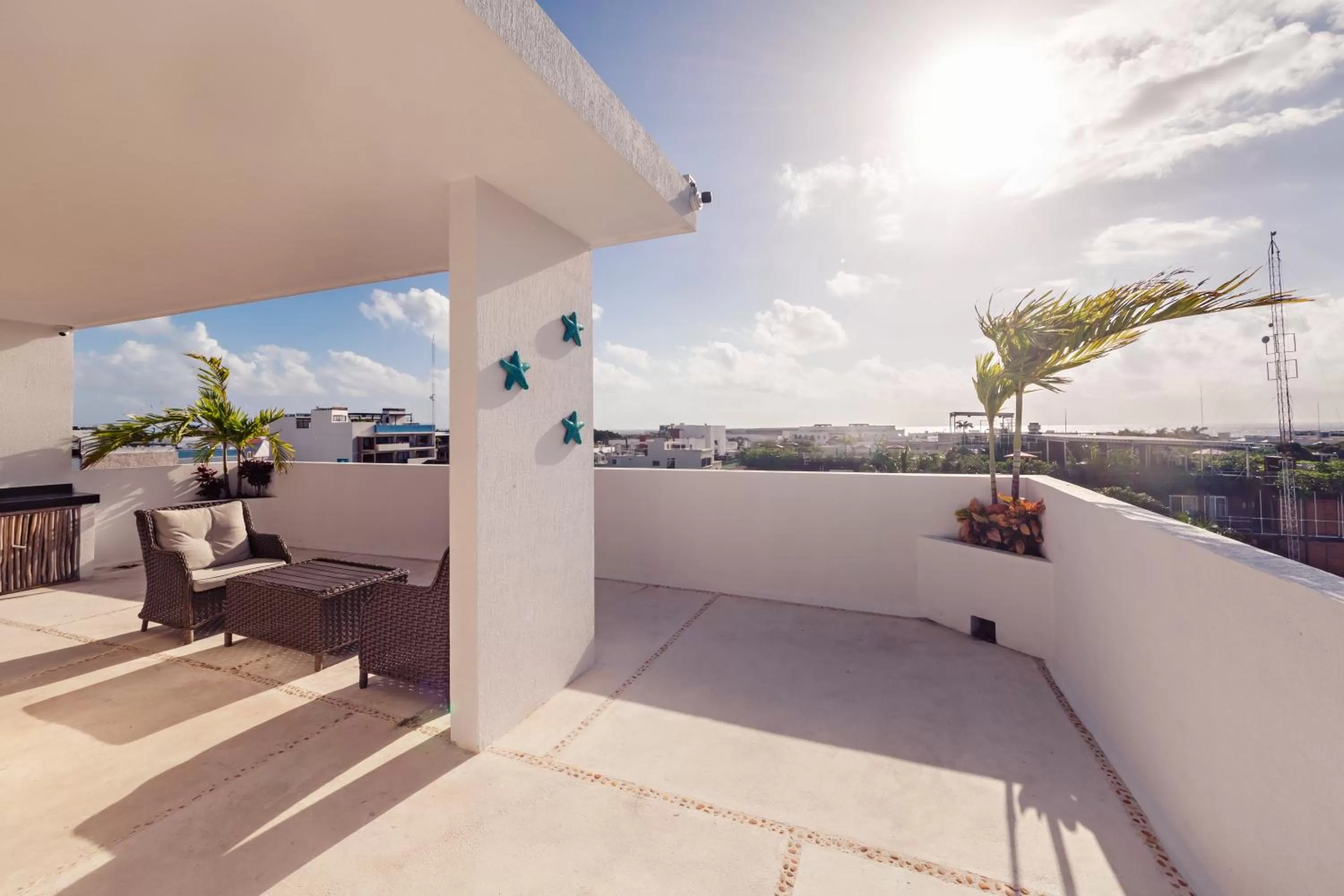 Balcony/Terrace in Mararena Family Apartments & Long Stay Living - Steps from 5th Avenue