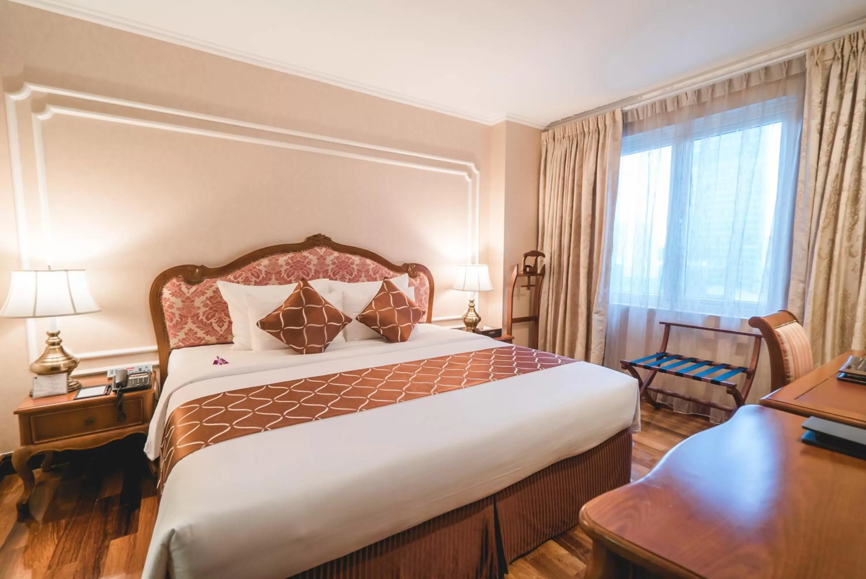 Bedroom, Bed in Hotel Grand Saigon