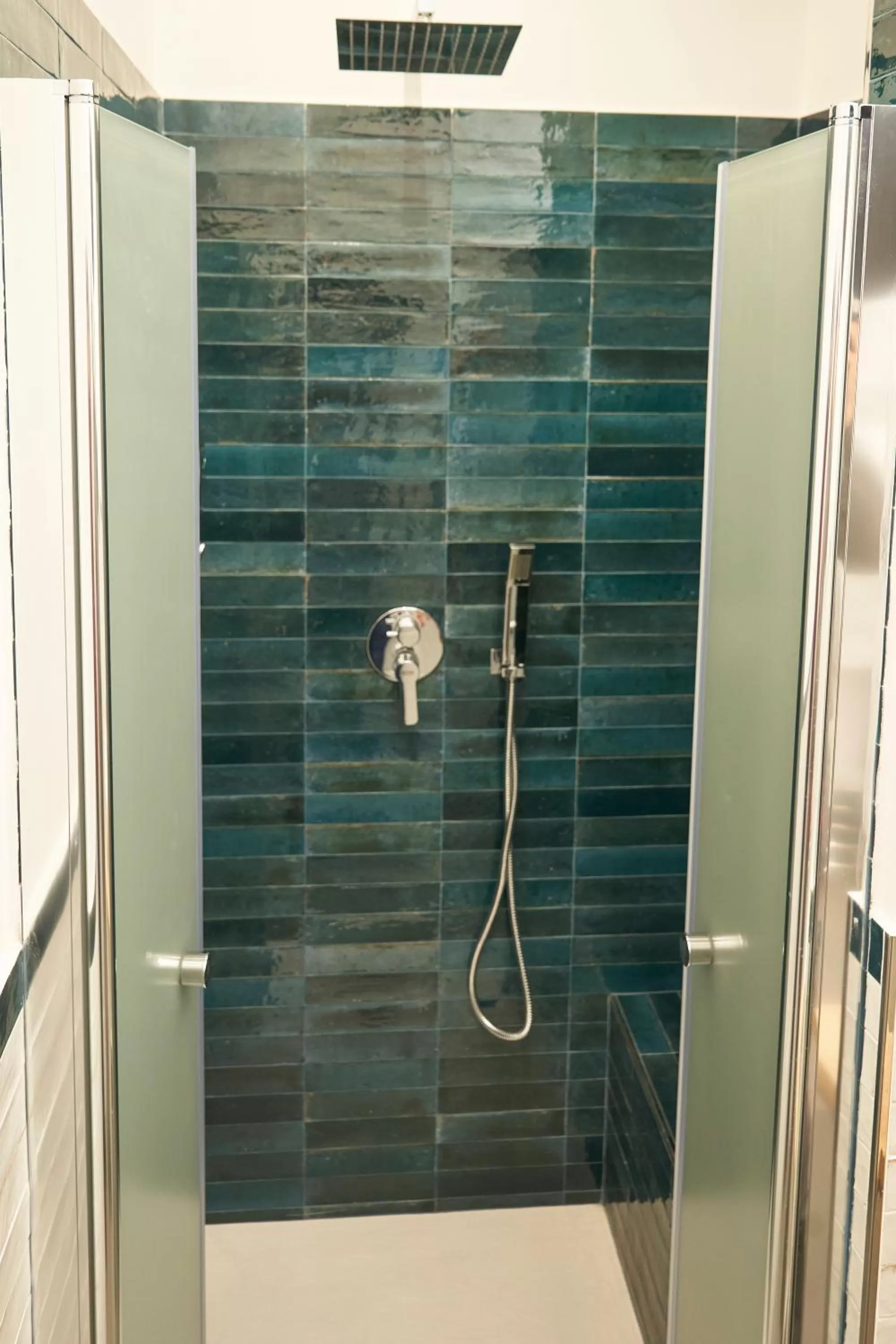 Shower in Ballarò Guest House