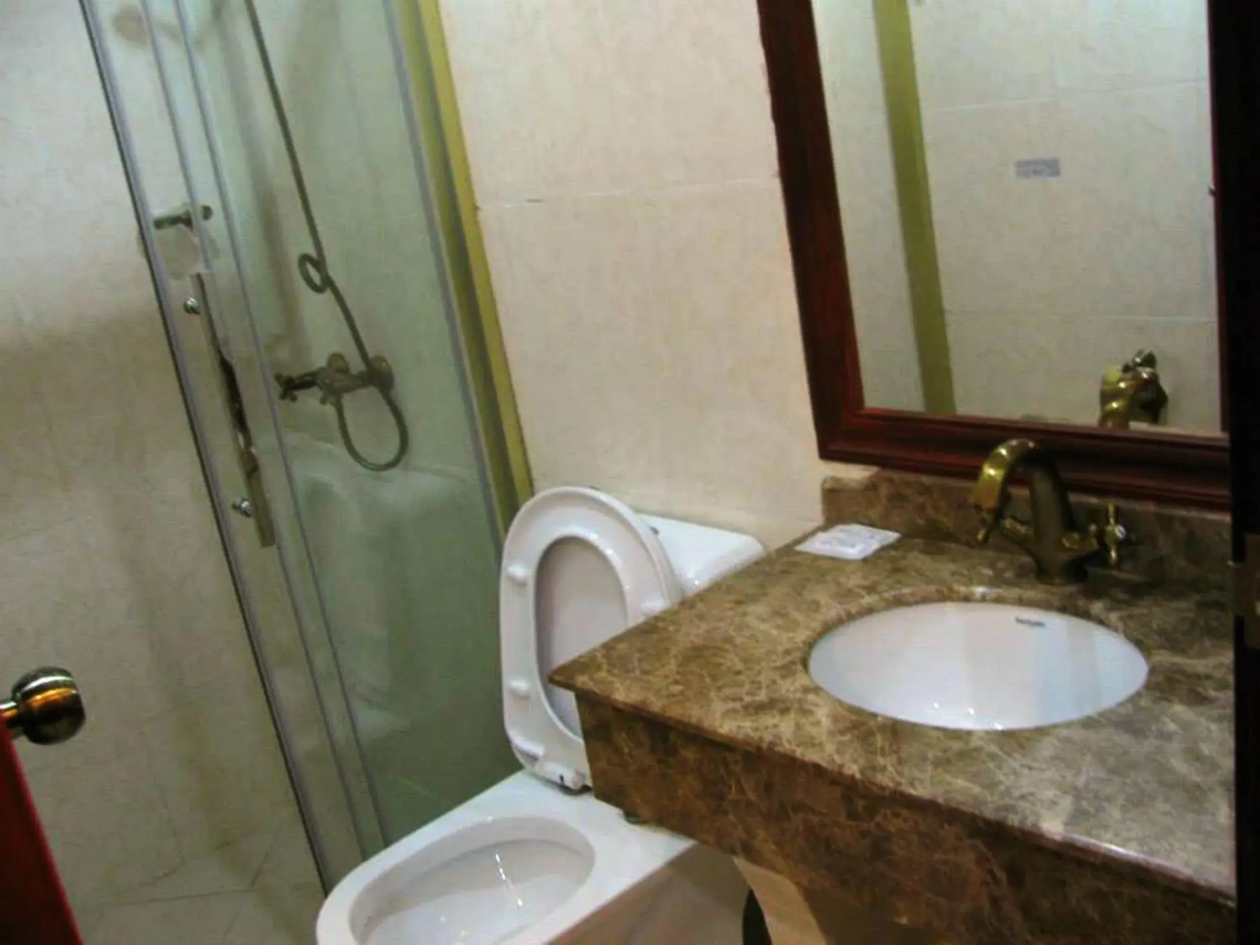 Matrimonial Double Room in Dragon Home Inn Matrimonial Double Room in Dragon Home Inn