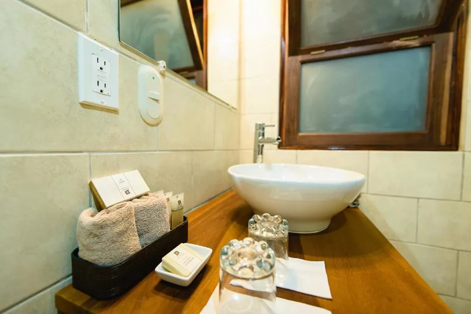 Bathroom in Hotel Flor De Sarta