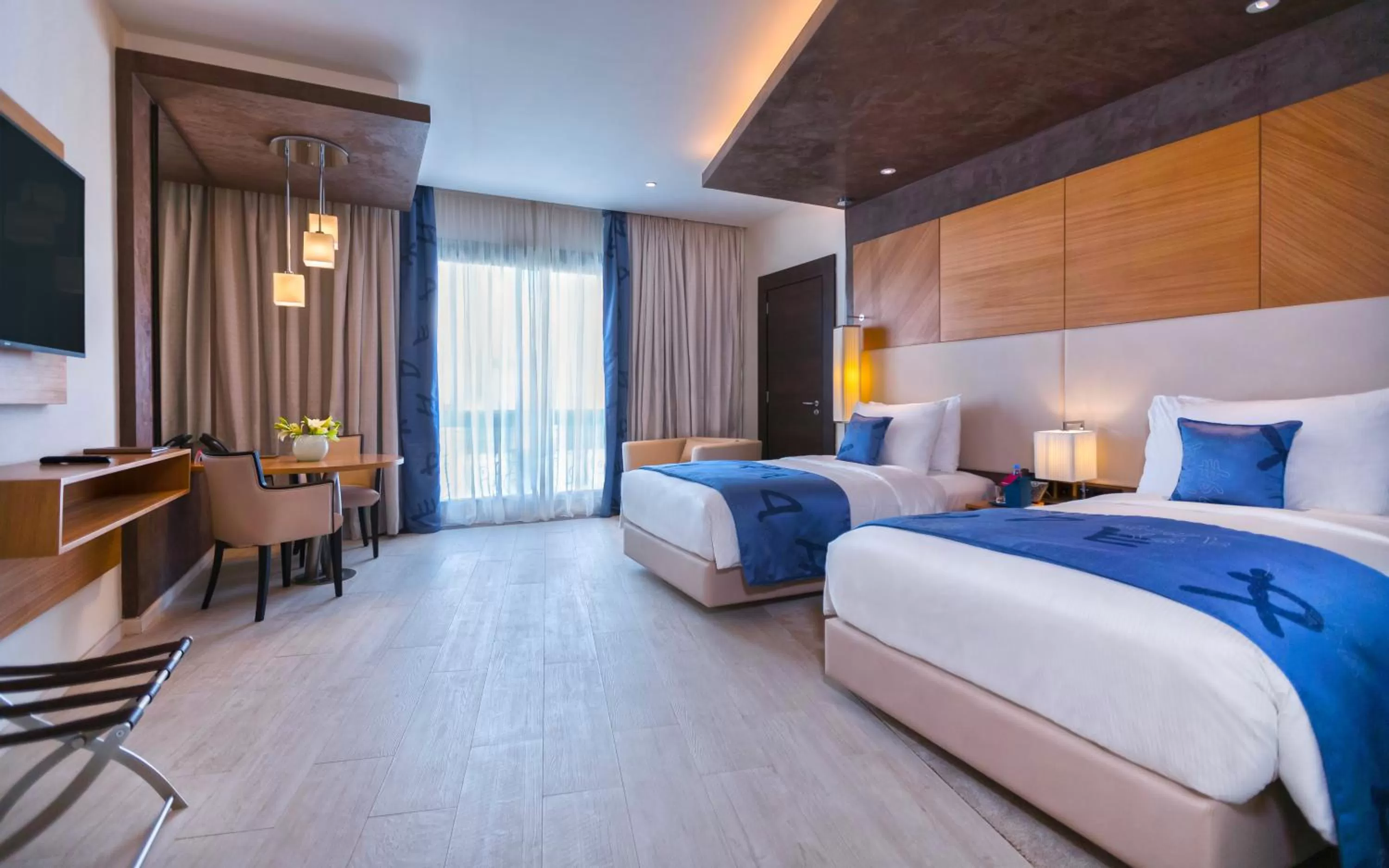 Bedroom, Bed in Mövenpick Hotel du Lac Tunis