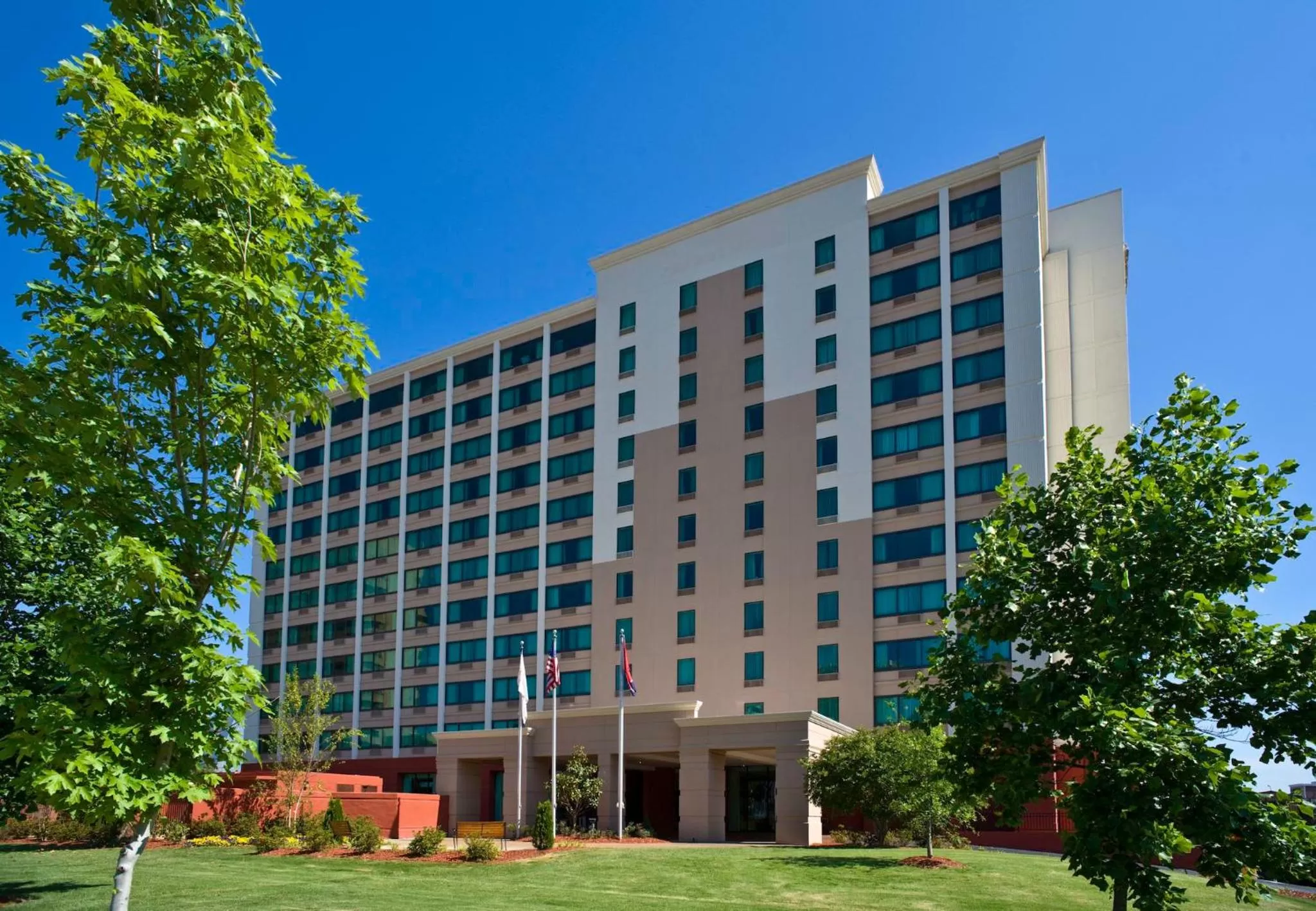 Property building in Crowne Plaza Memphis Downtown by IHG