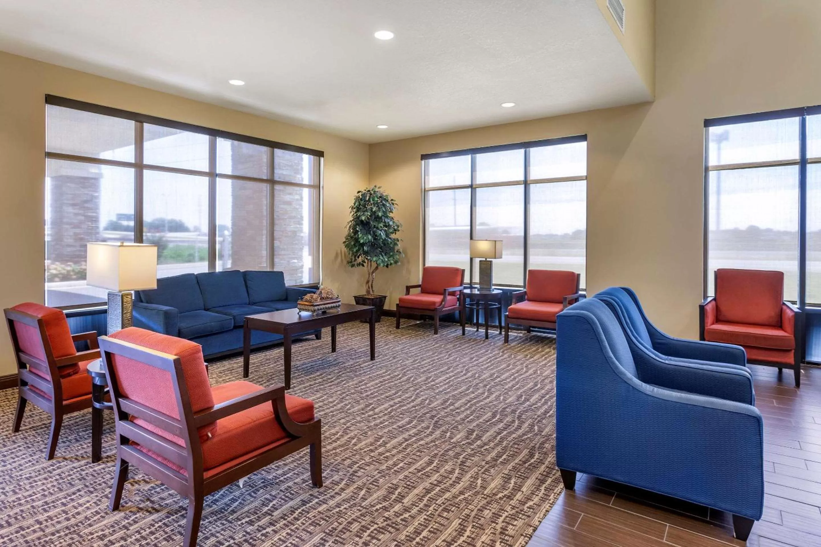 Lobby or reception in Comfort Suites Jonesboro University Area