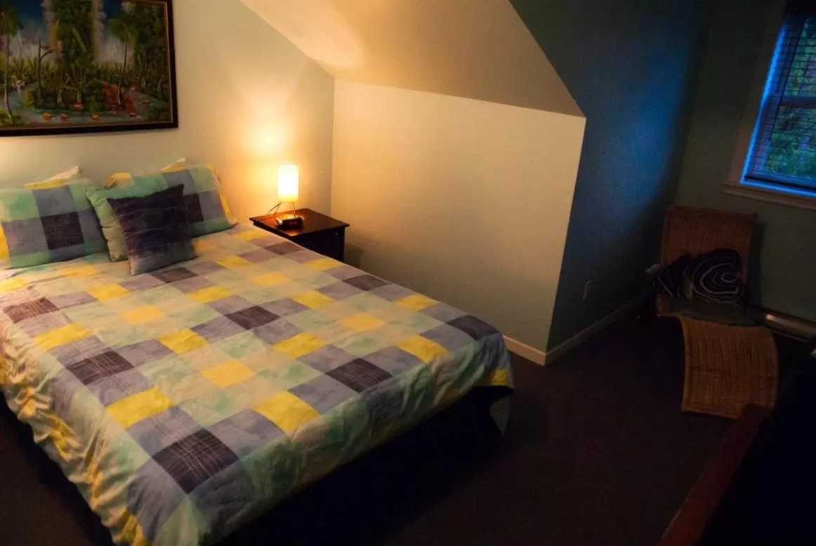 Photo of the whole room, Bed in Auberge Micro-Brasserie Le Baril Roulant