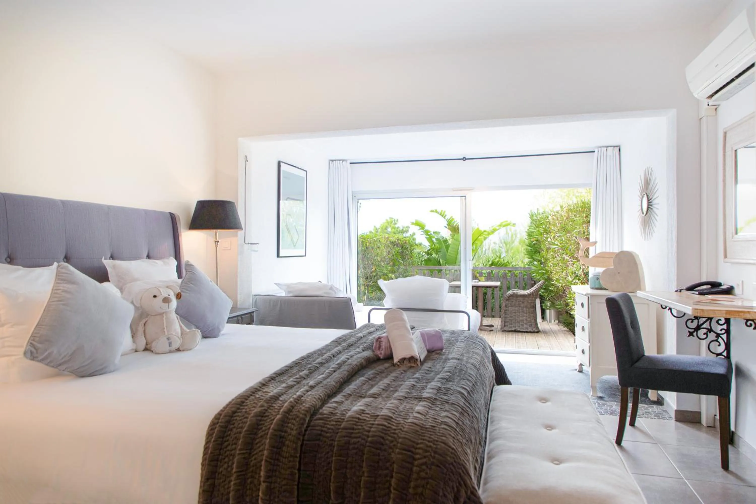 Bed in Hôtel Font Mourier