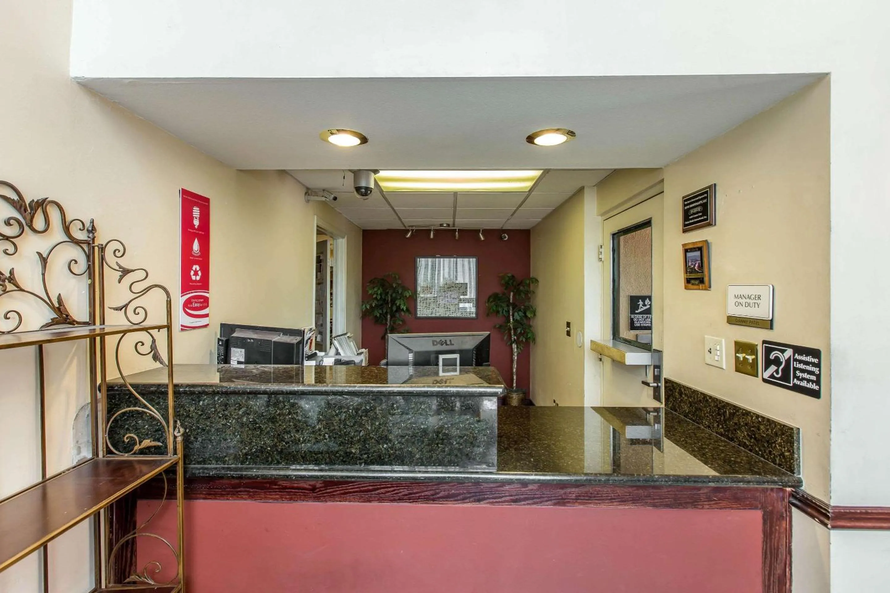 Lobby or reception in Econo Lodge Inn & Suites Riverside - Corona