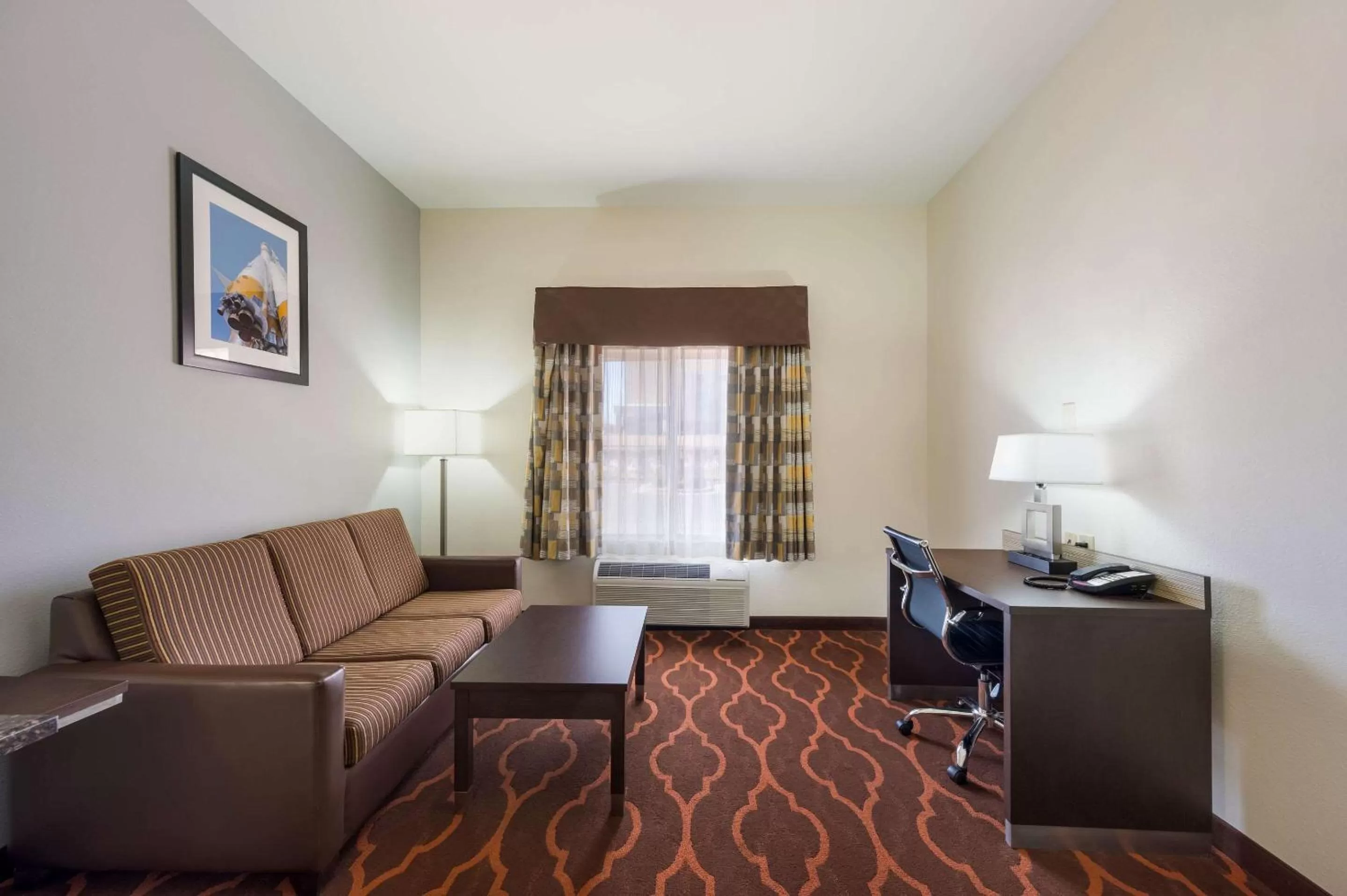 Photo of the whole room in Quality Inn & Suites Huntsville Research Park Area