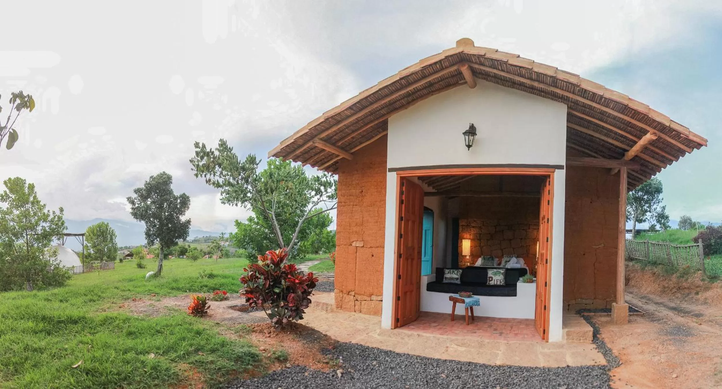 Facade/entrance in Serrania del Viento