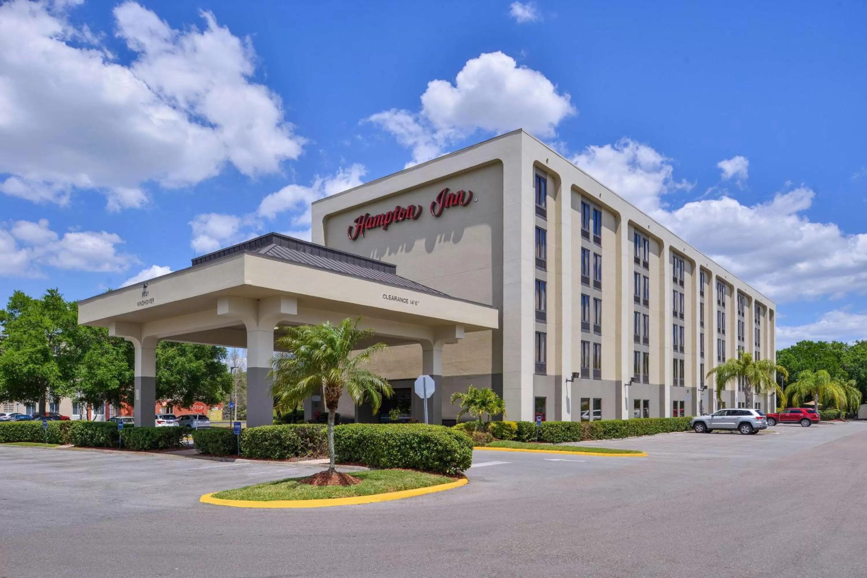 Property building in Hampton Inn Closest to Universal Orlando