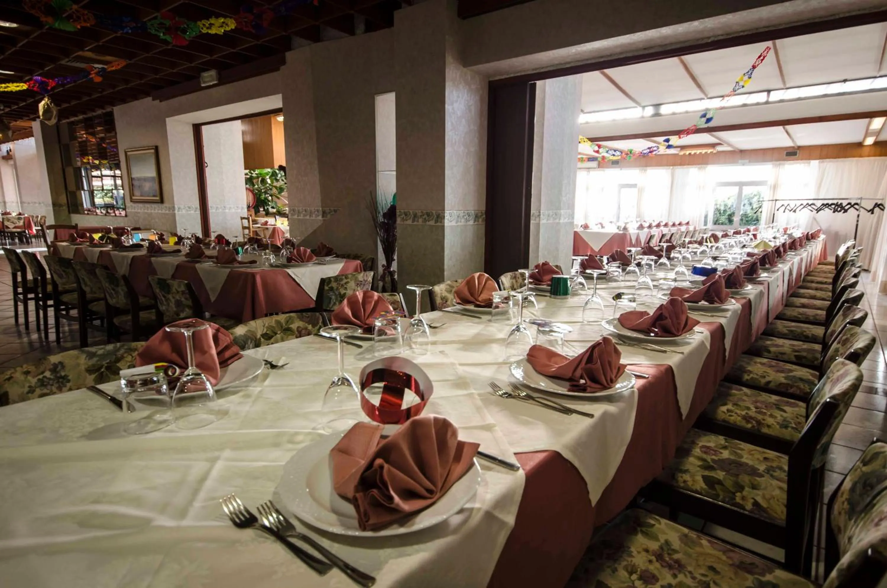 Restaurant/places to eat in Hotel Tarconte