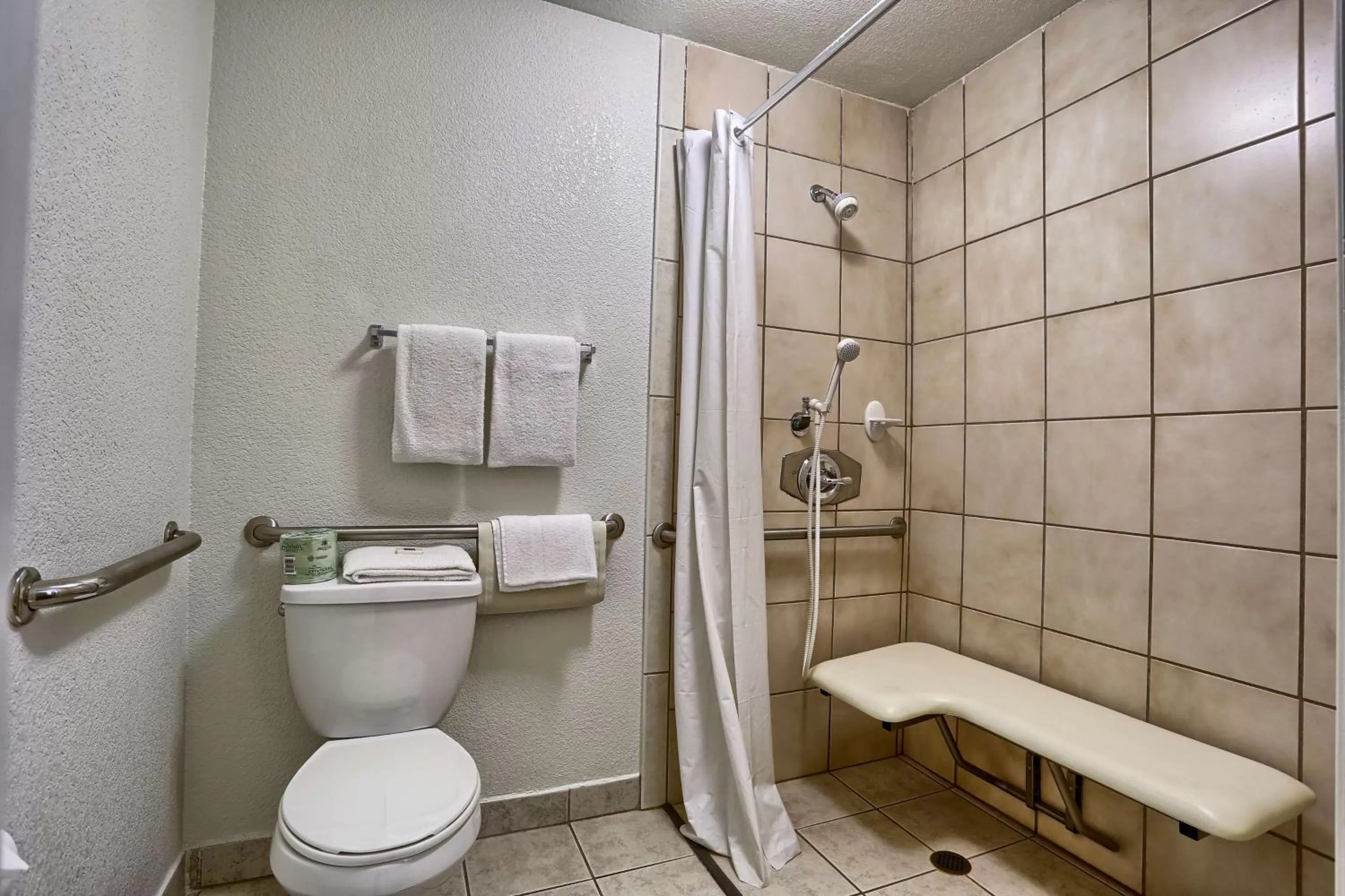 Shower in Motel 6 San Francisco Downtown