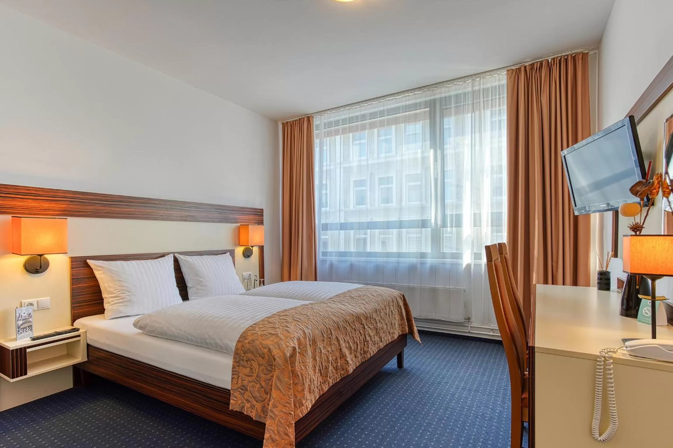 Photo of the whole room, Bed in Centro Hotel Braunschweig City, Trademark Collection by Wyndham