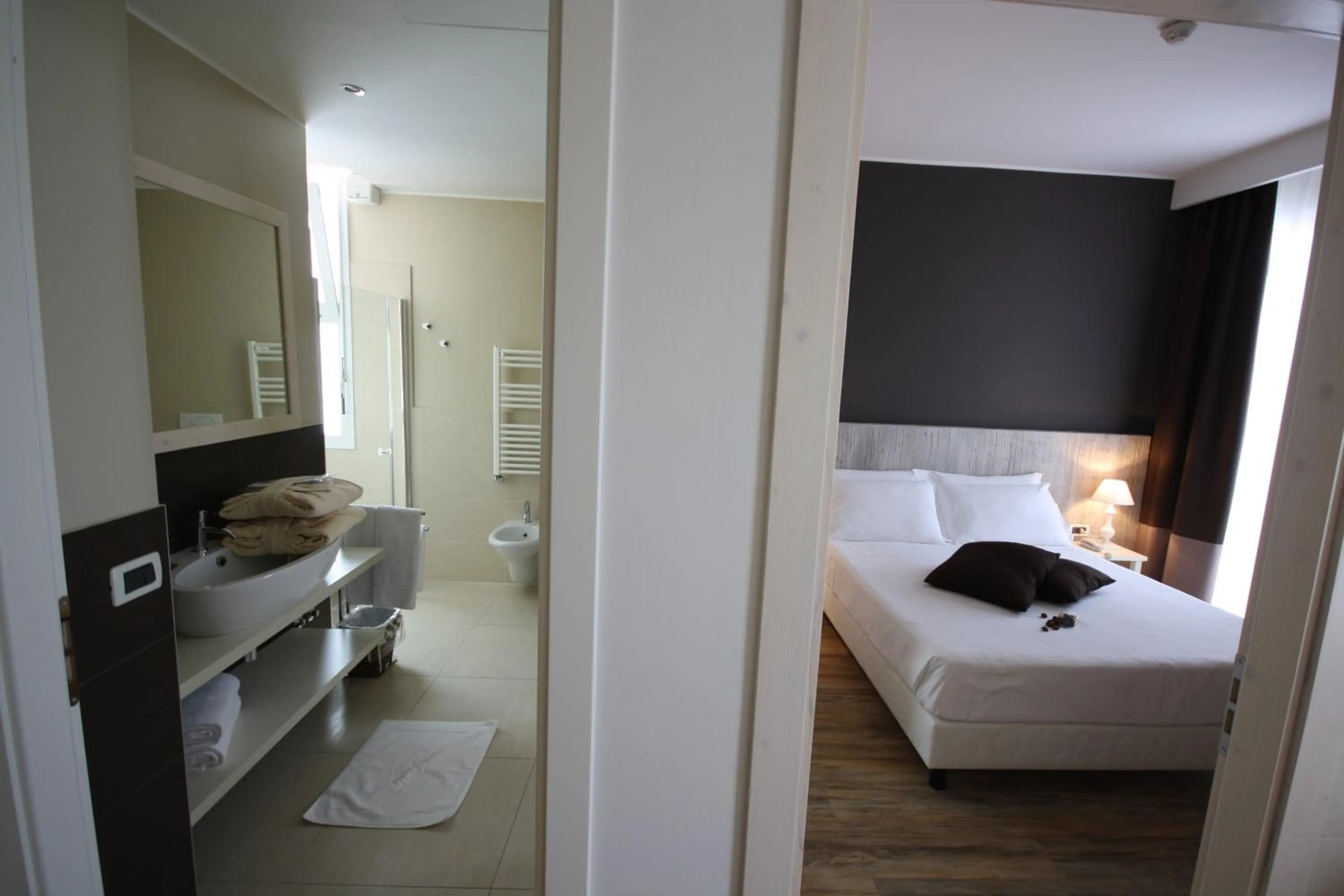 Day, Bed in Hotel Universal