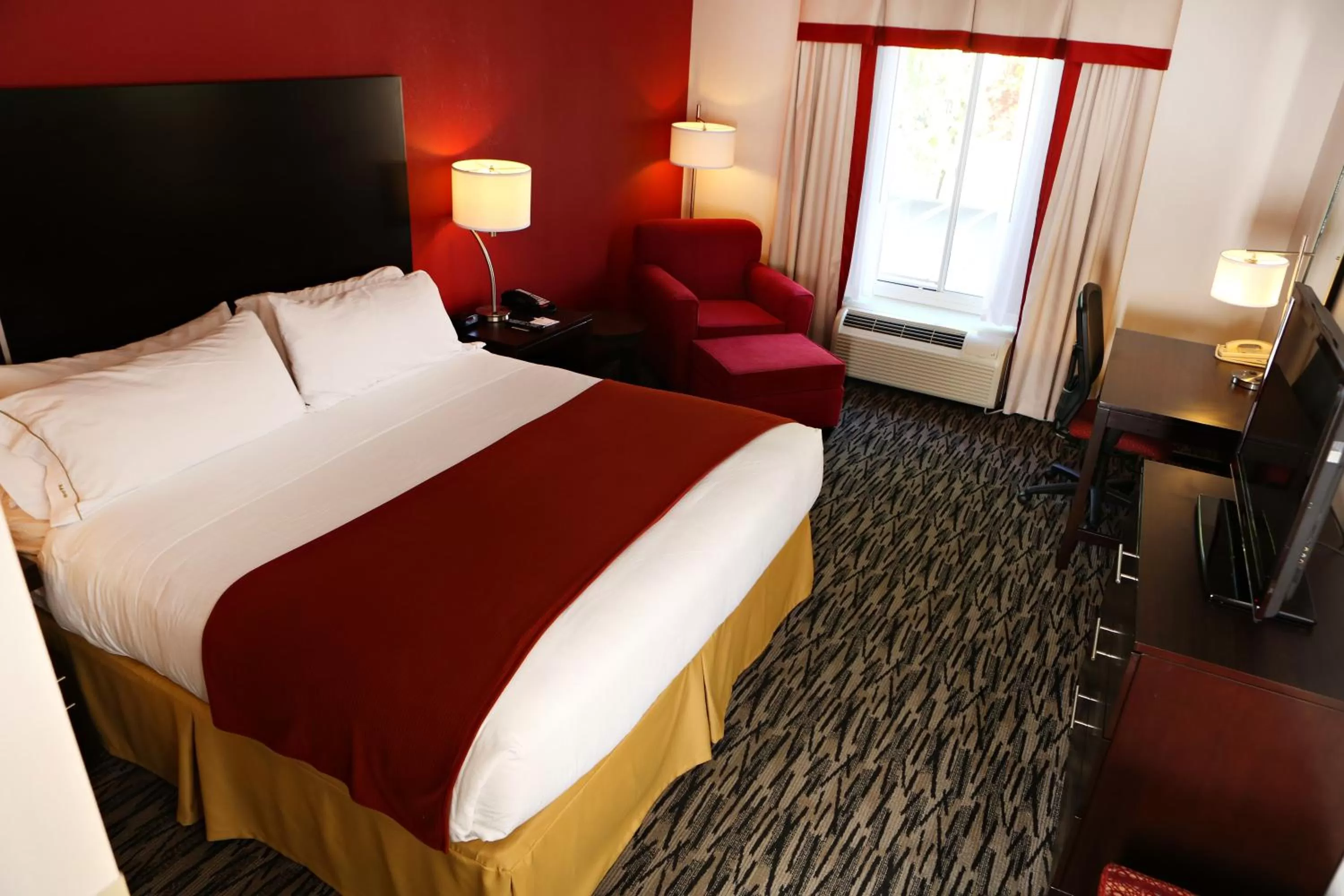 King Room in Holiday Inn Express Hotel & Suites - Sumter, an IHG Hotel
