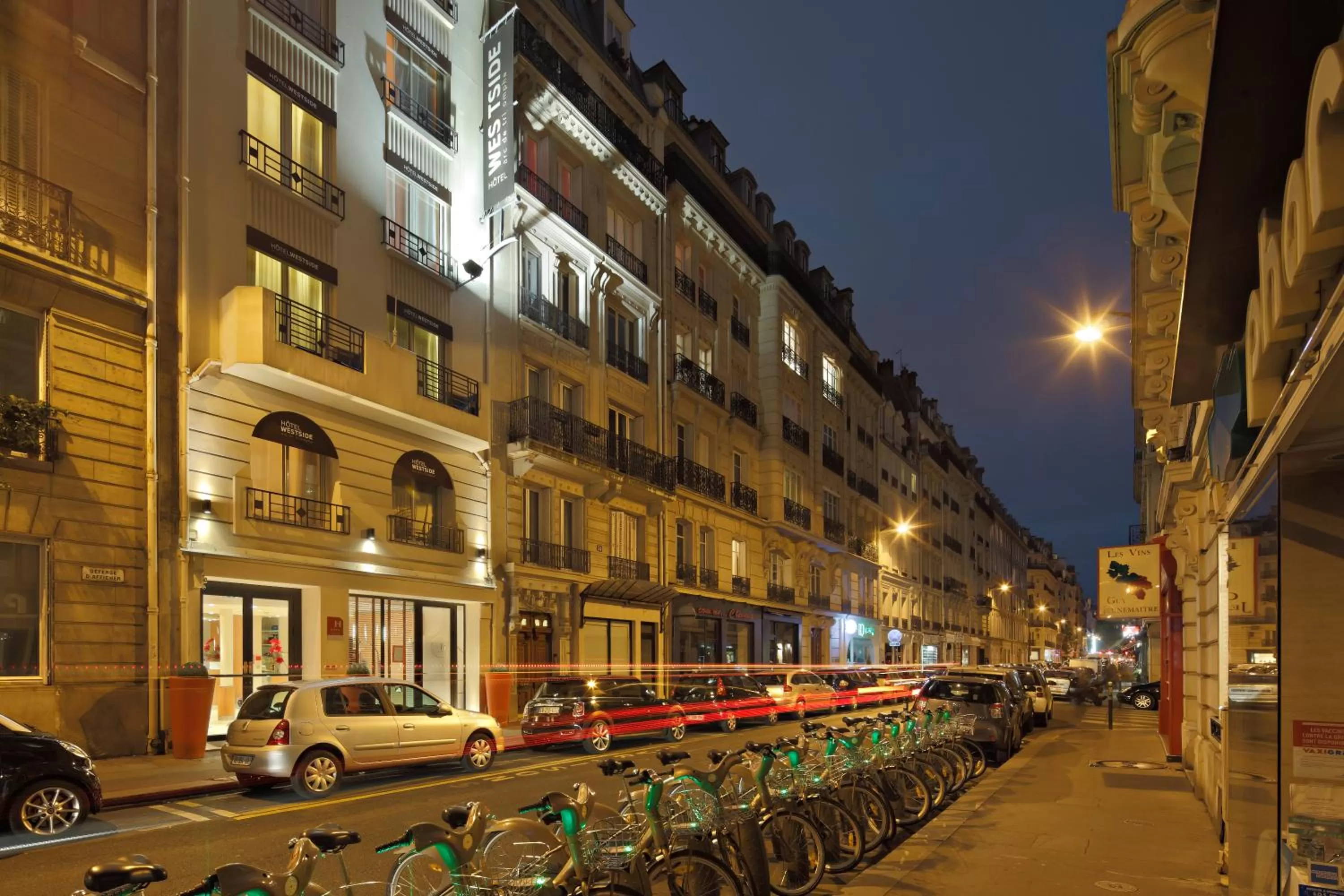 Facade/entrance in Westside Arc de Triomphe Hotel