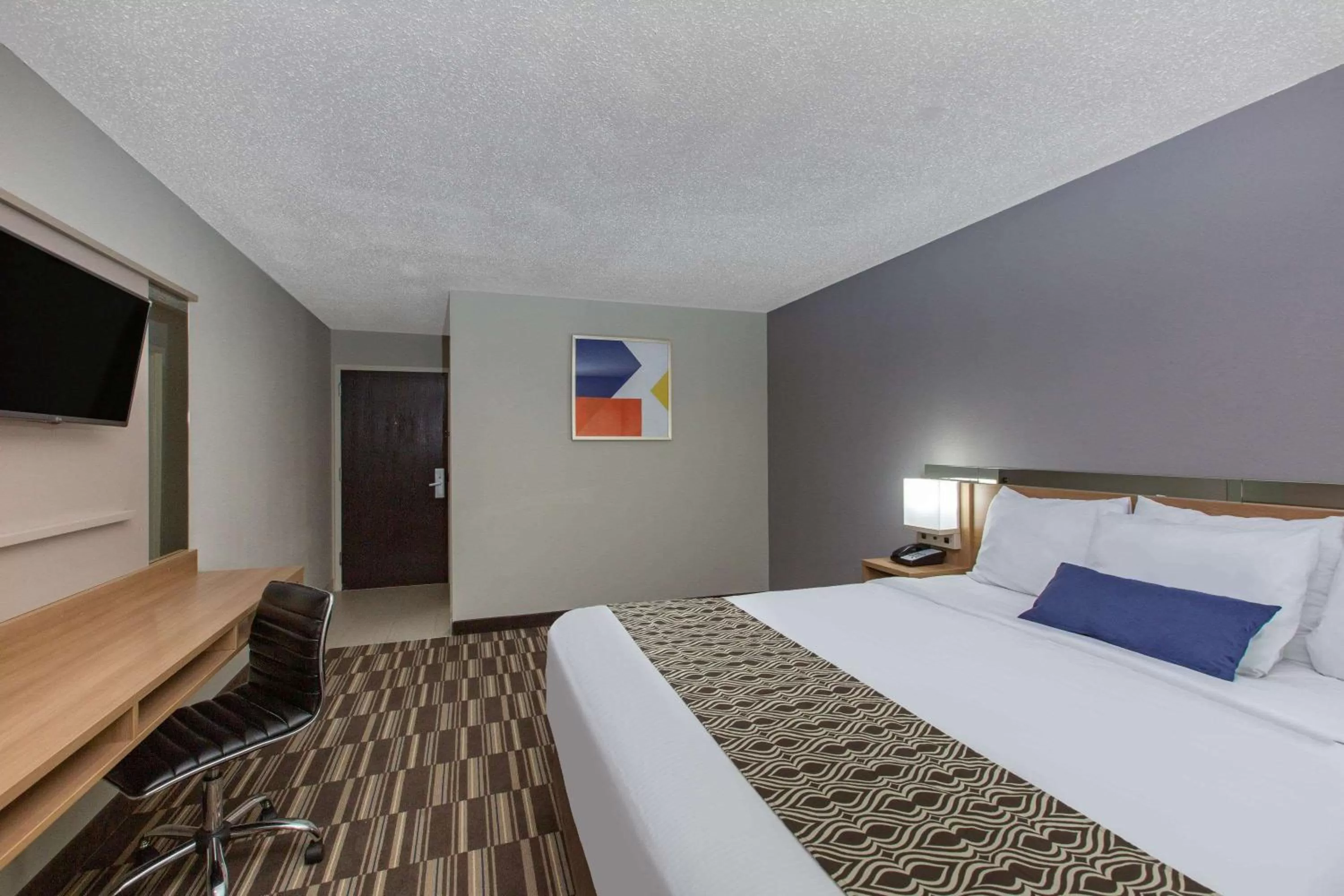 Photo of the whole room, Bed in Microtel Inn & Suites by Wyndham Augusta/Riverwatch