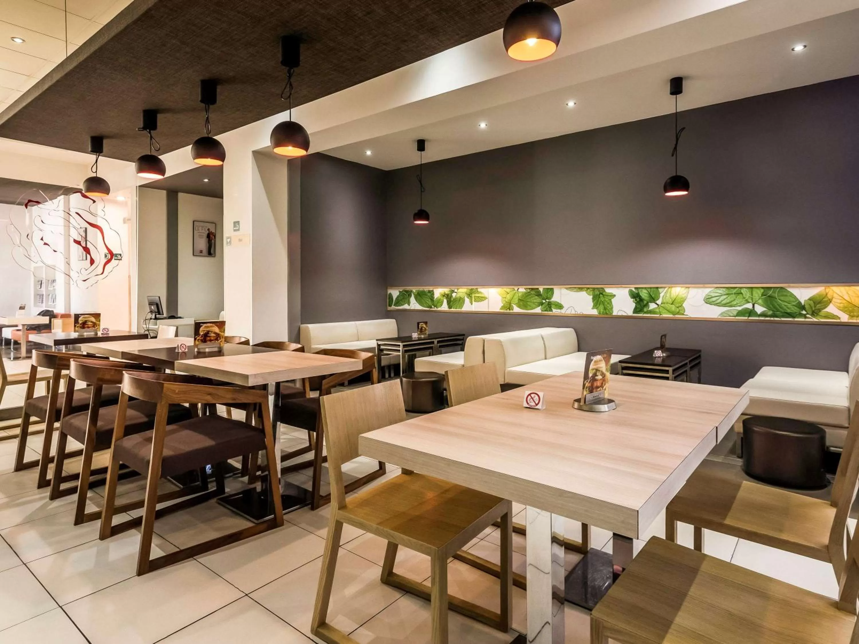 Restaurant/places to eat in ibis Tlemcen