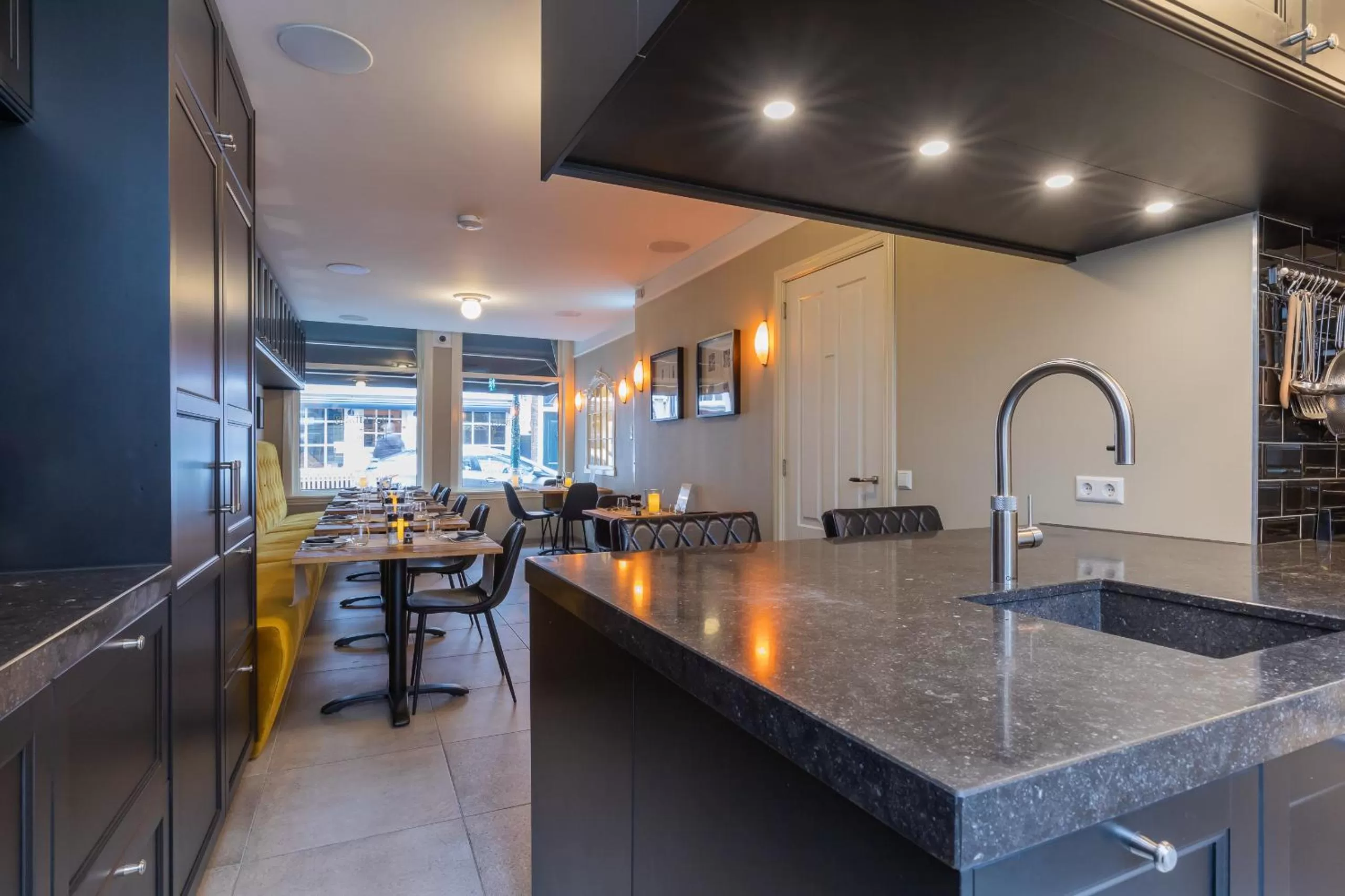 Dining area in ExLibris Boutique Hotel