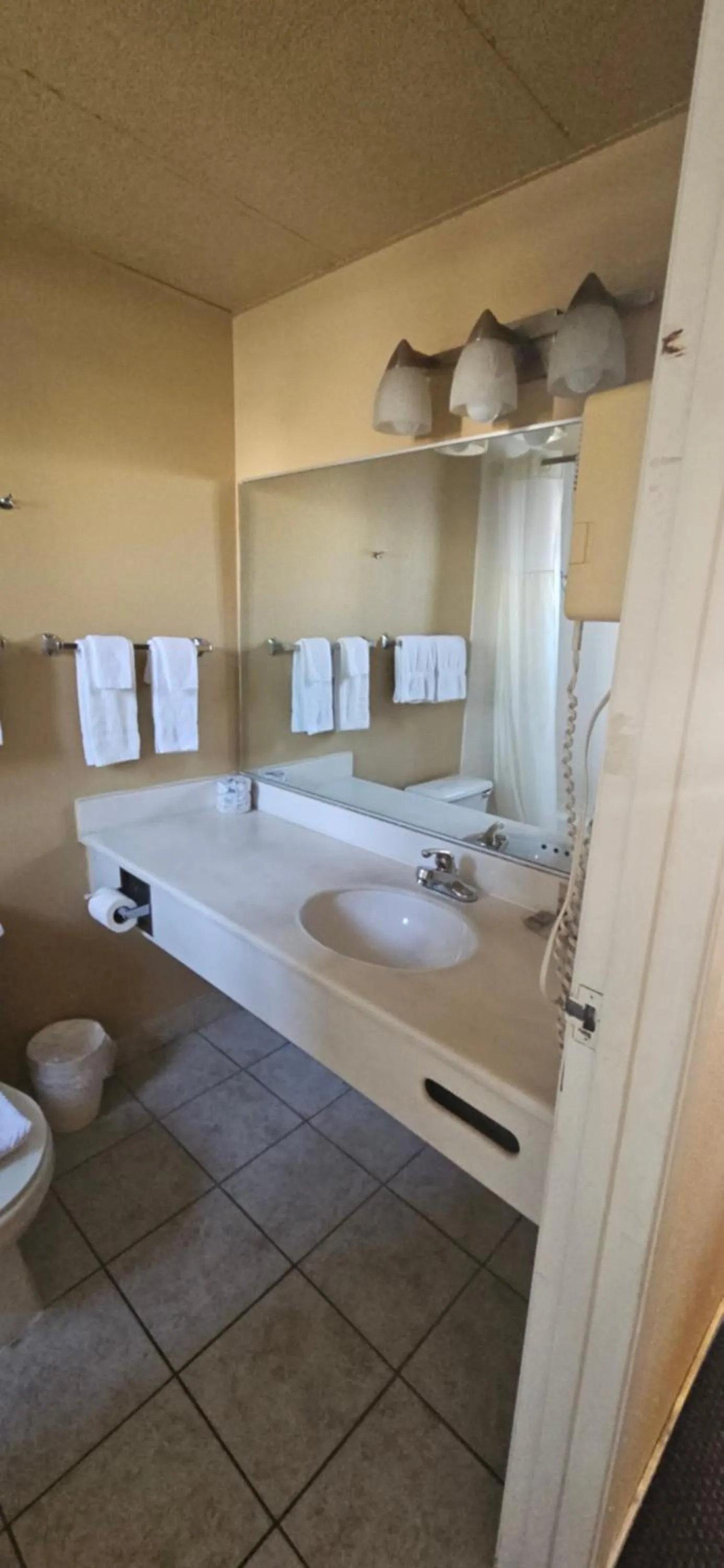 Bathroom in Heritage Inn - Milpitas