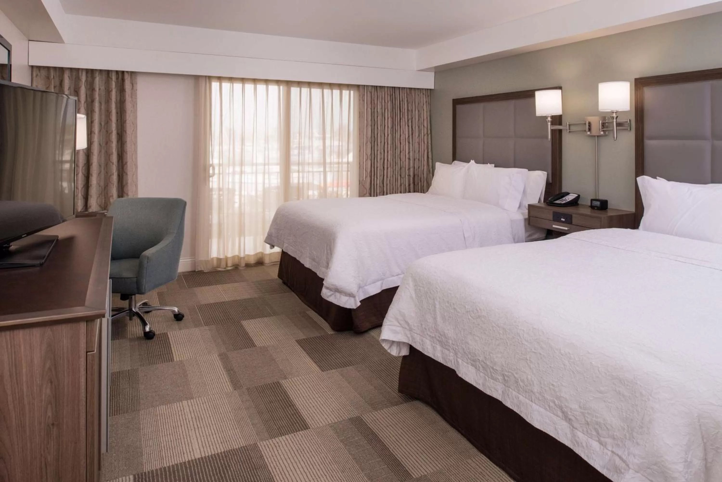 Bed in Hampton Inn Channel Islands Harbor