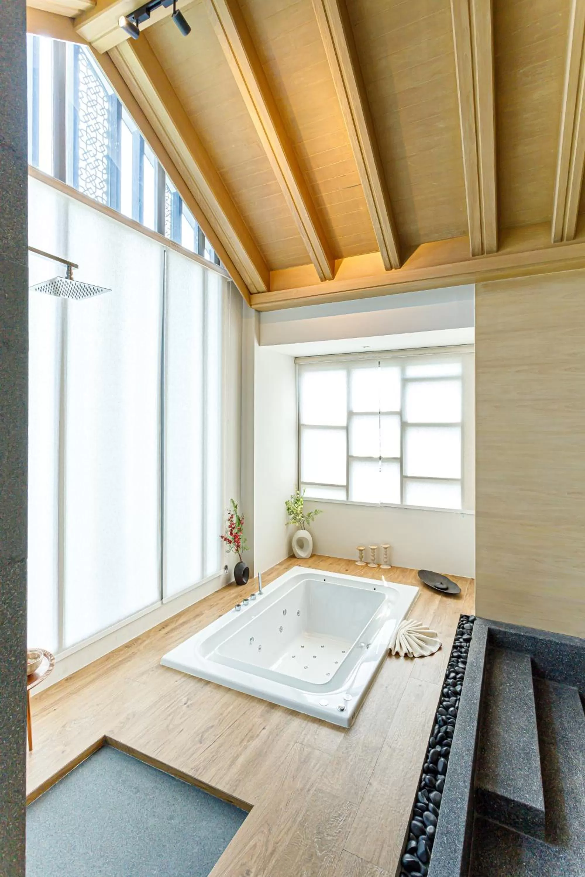 Bath in W1Bangkoknoi Hotel