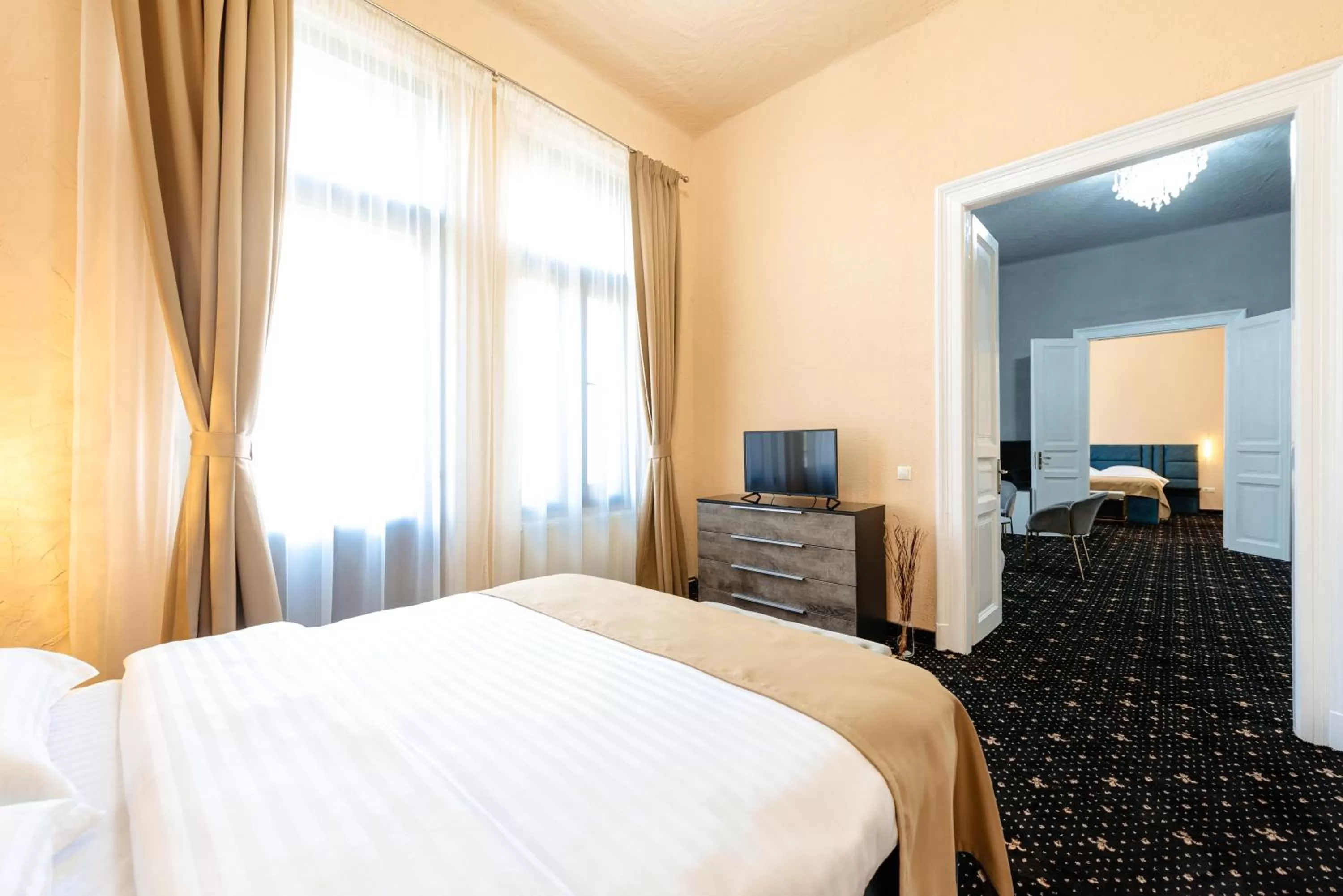 Bedroom, Bed in Palace Bulevard Inn