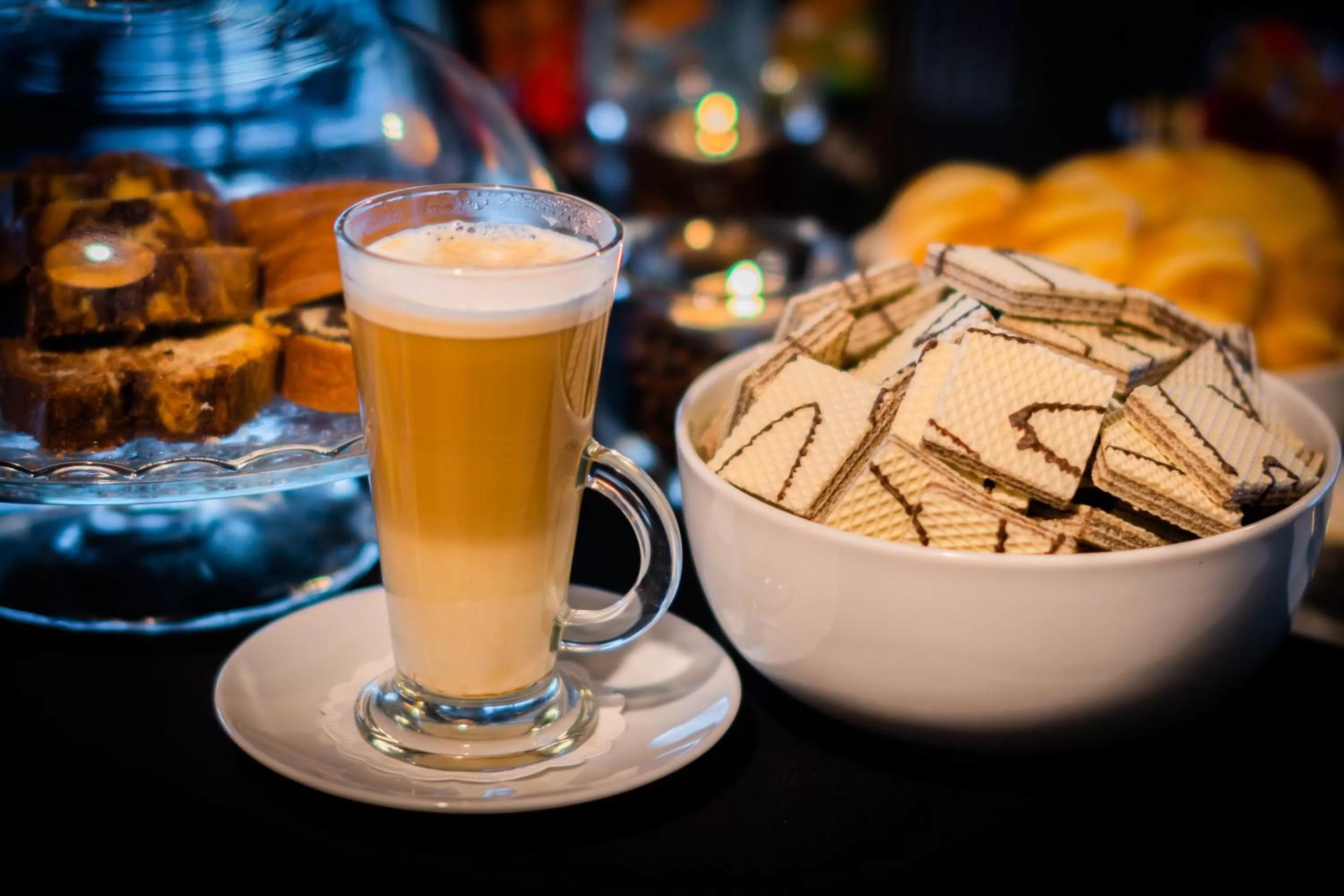 Breakfast in Hotel Lantier & Swimming Pool Zone