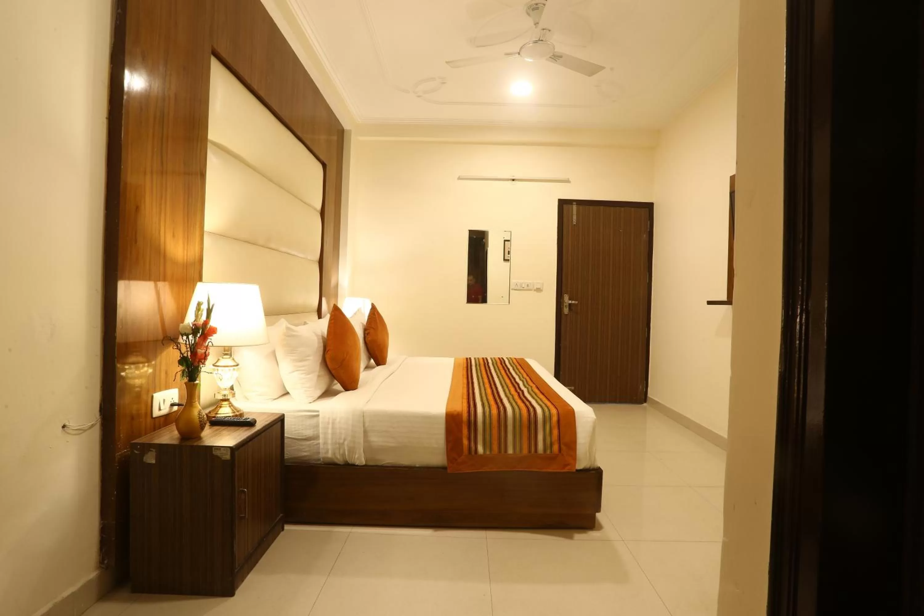 Bedroom, Bed in Hotel Earth