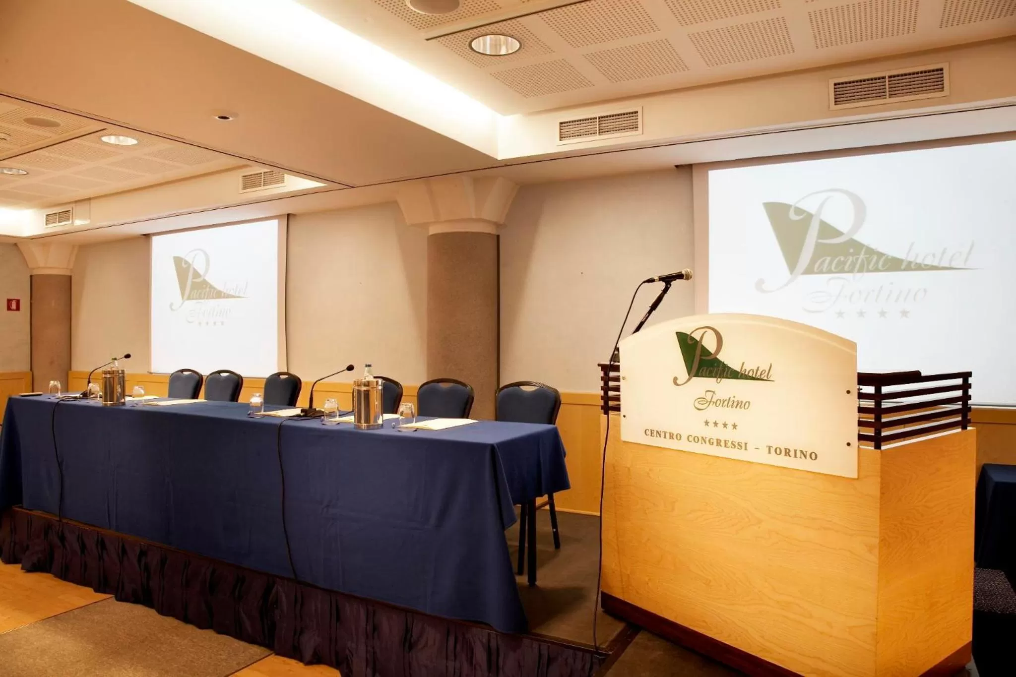 Business facilities in Pacific Hotel Fortino