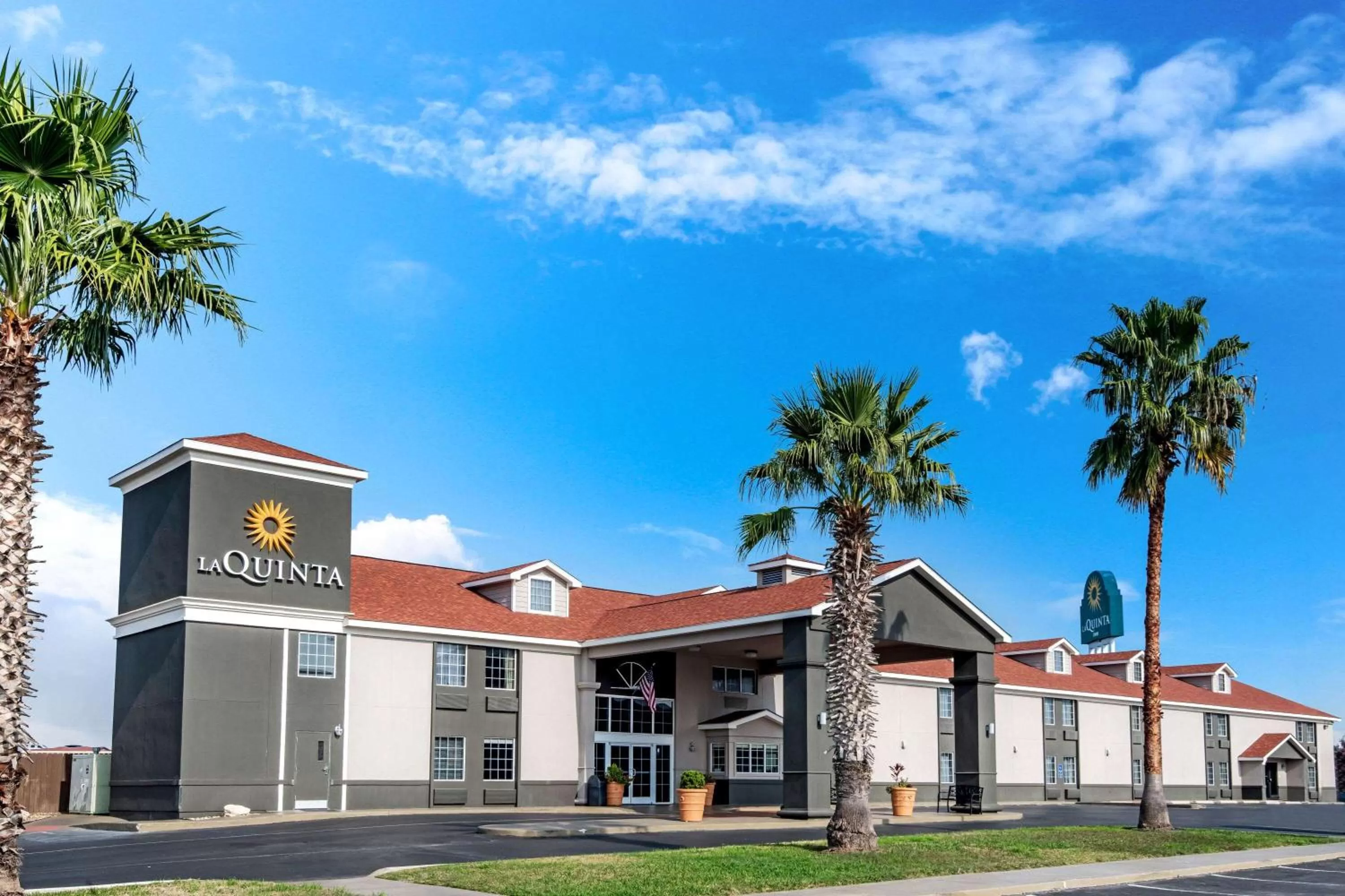 Property building in La Quinta Inn by Wyndham San Antonio Brooks City Base