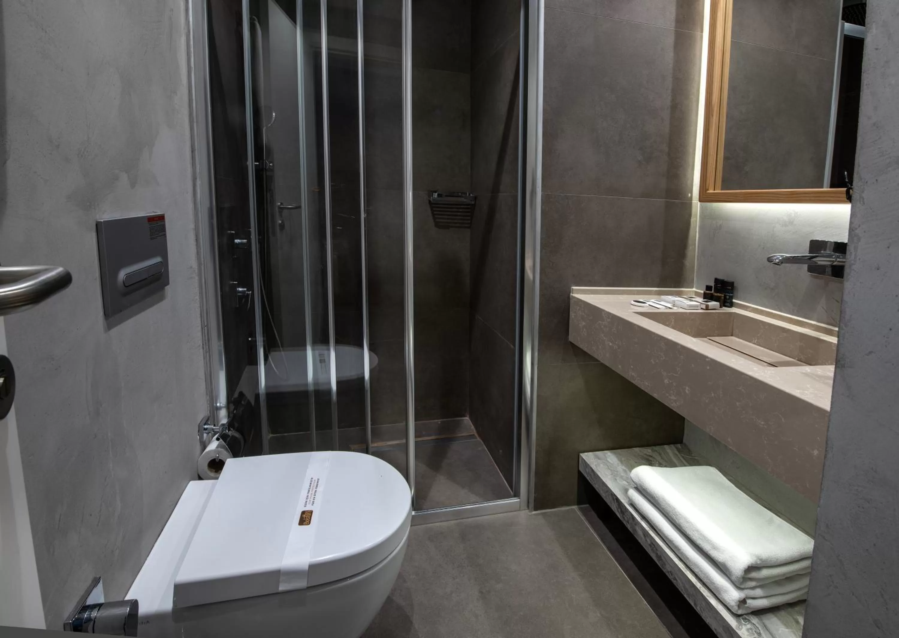 Shower in Hotel Bosfora