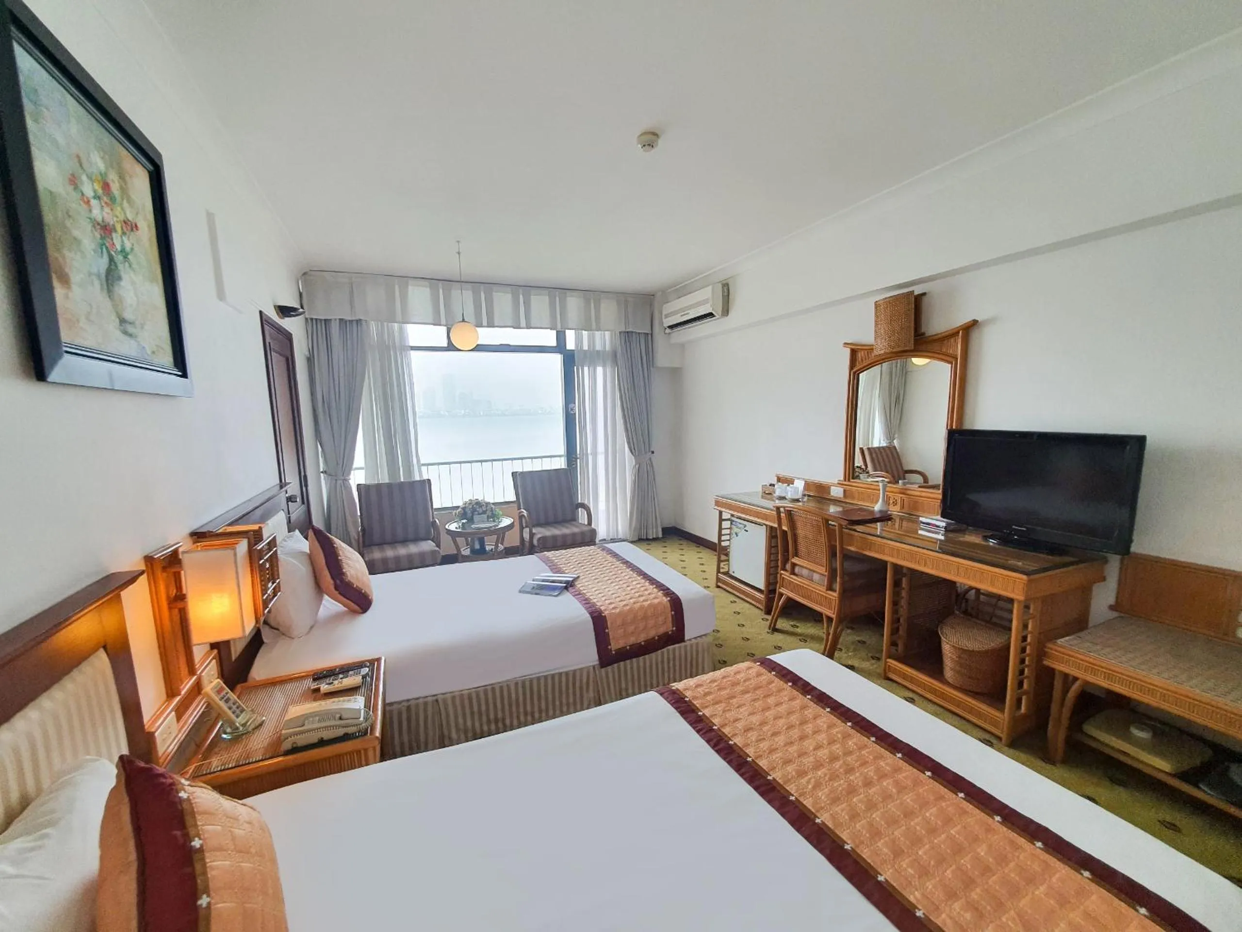 Premium Double or Twin Room with Lake View in Thang Loi Hotel