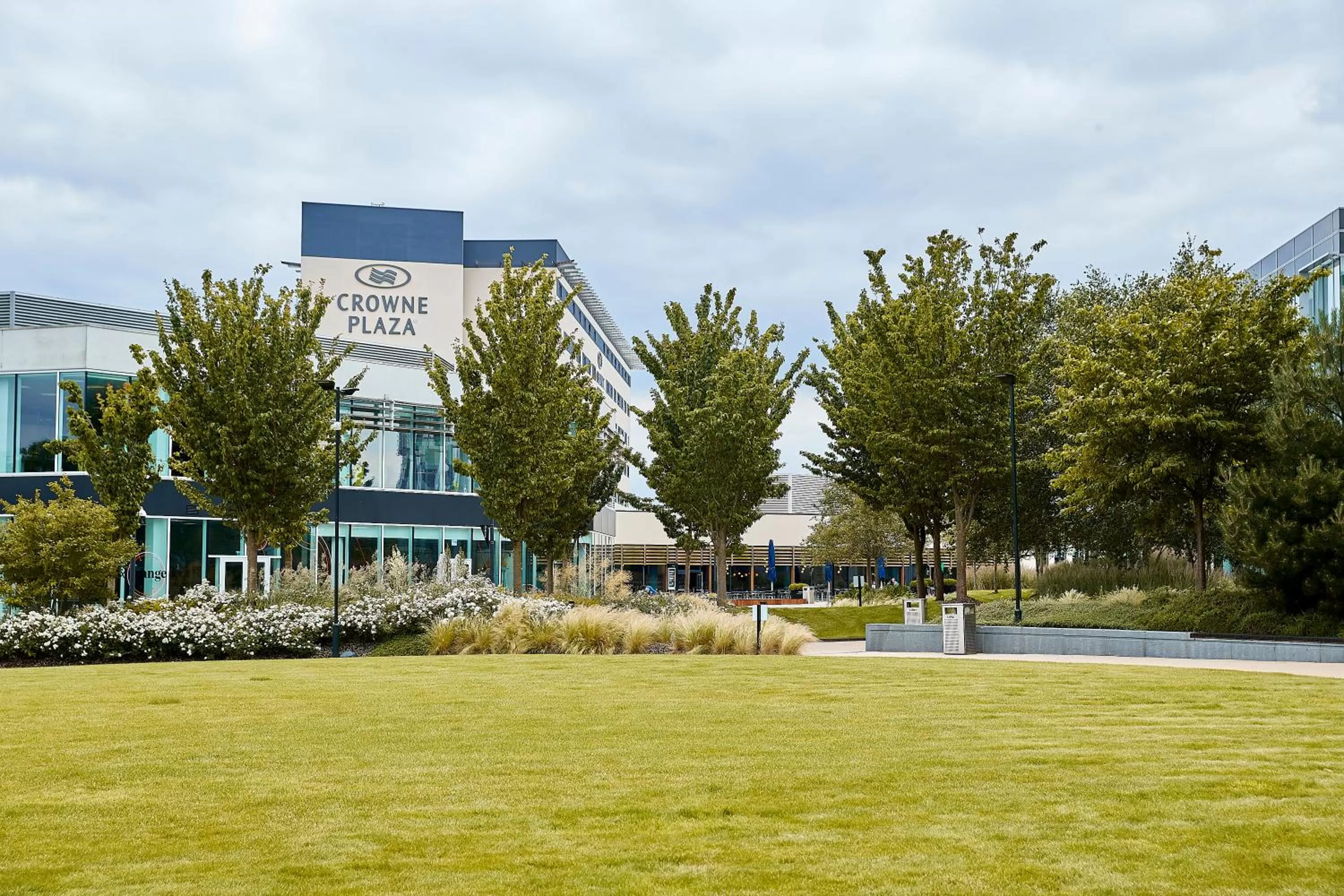 Property building in Crowne Plaza Reading