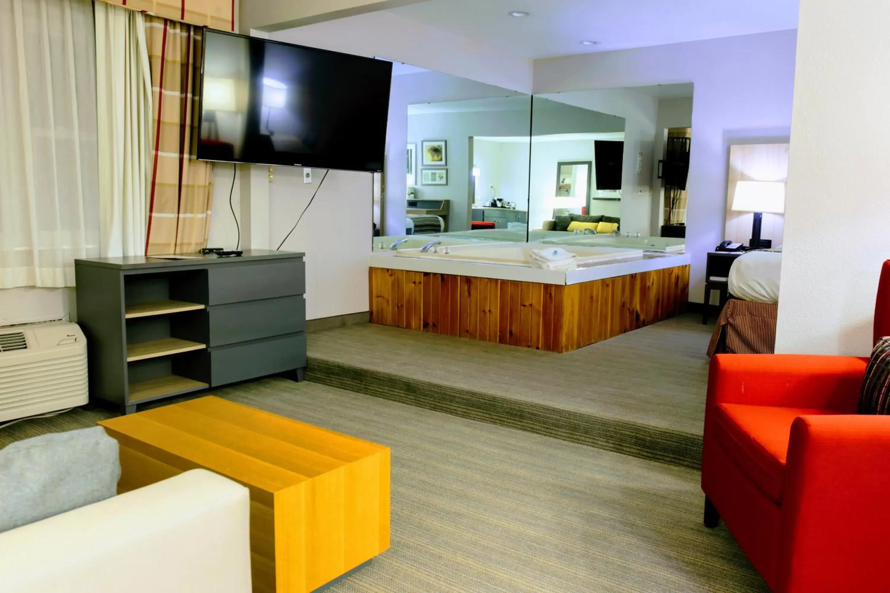 King Suite with Whirlpool in Country Inn & Suites by Radisson, Sparta, WI King Suite with Whirlpool in Country Inn & Suites by Radisson, Sparta, WI