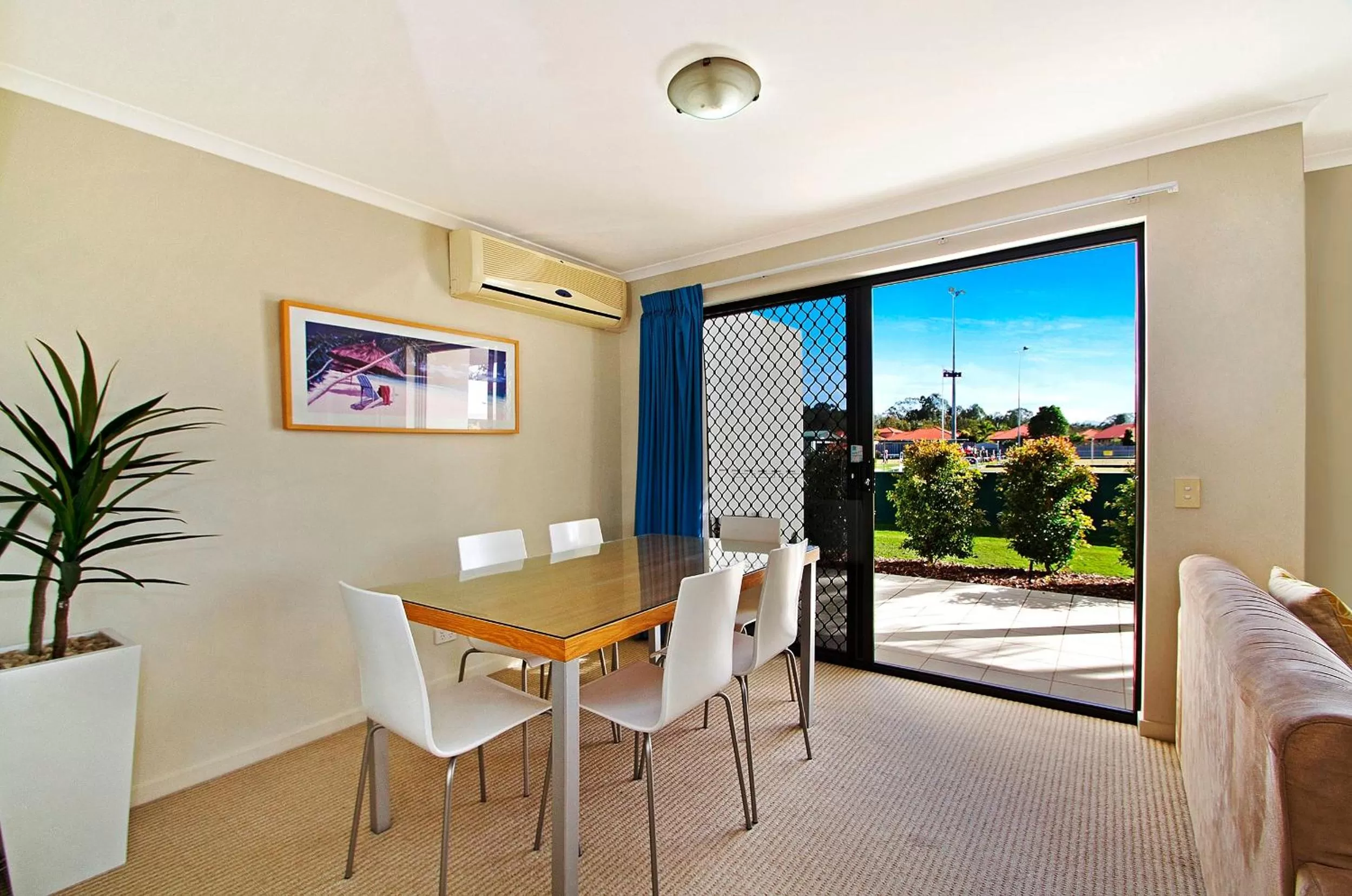Dining area in Ivory Palms Resort Noosa