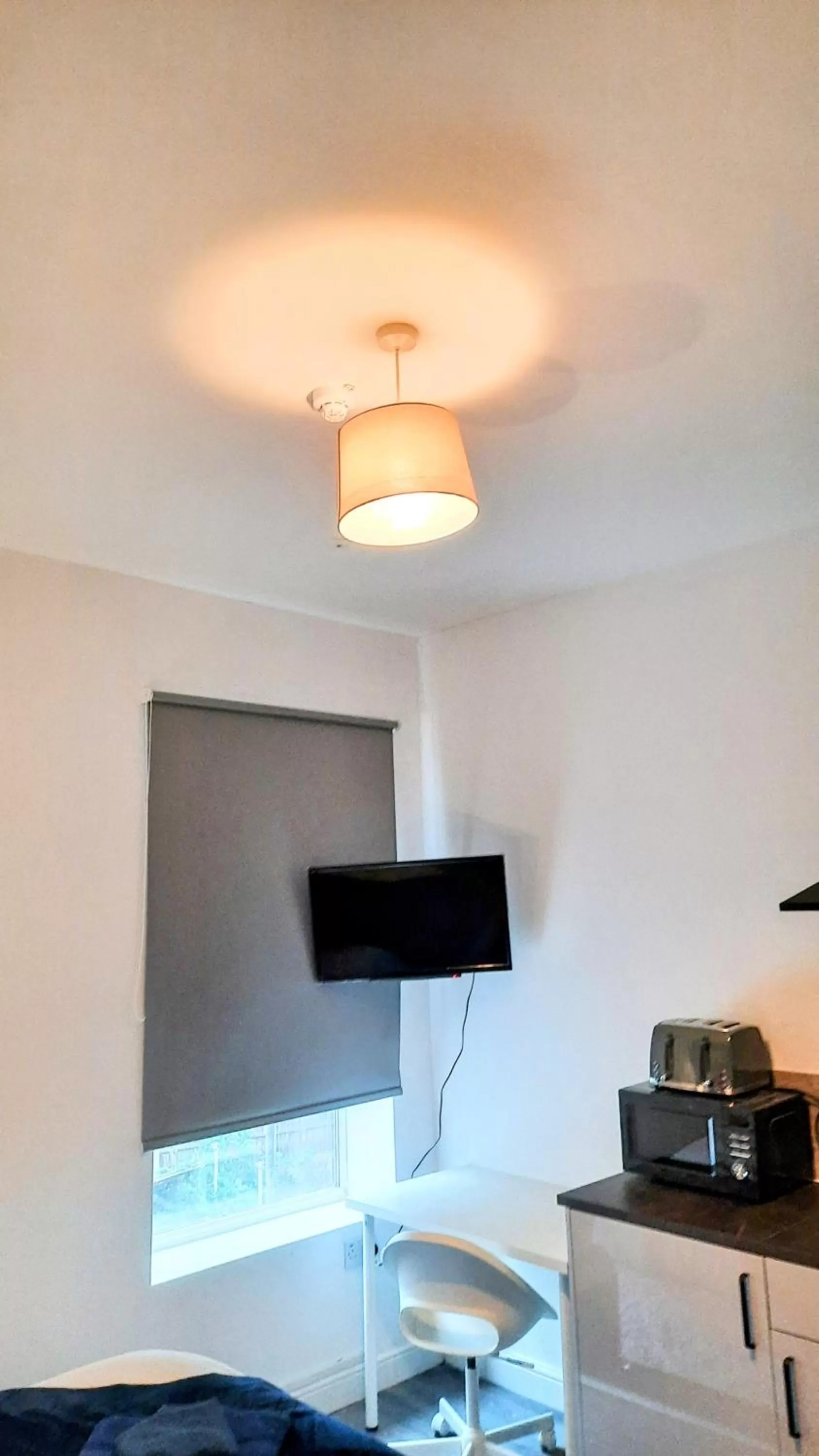 TV and multimedia, TV/Entertainment Center in Burford Road - Stay. Sleep. Rest.