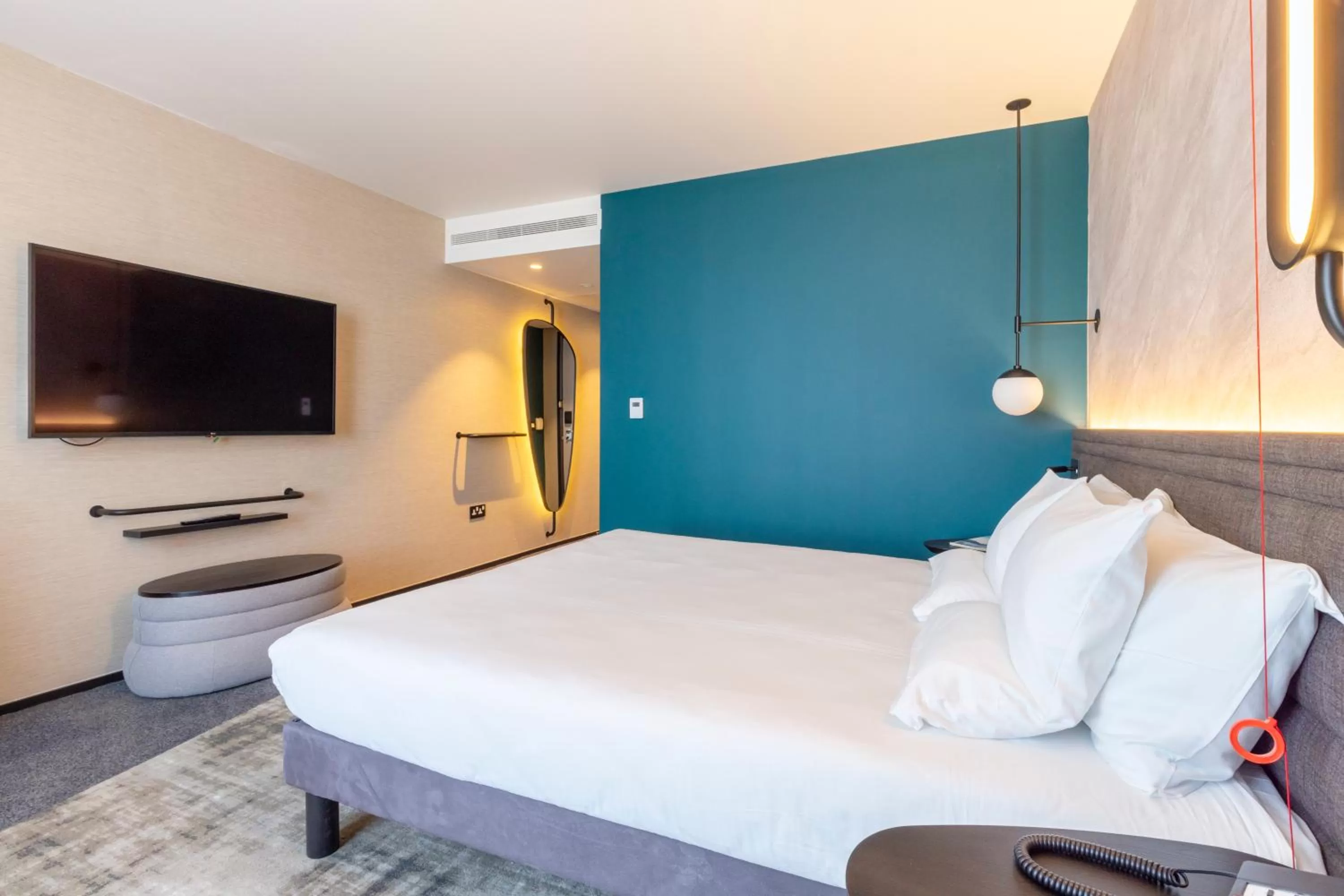 Bed in Novotel Liverpool Paddington Village