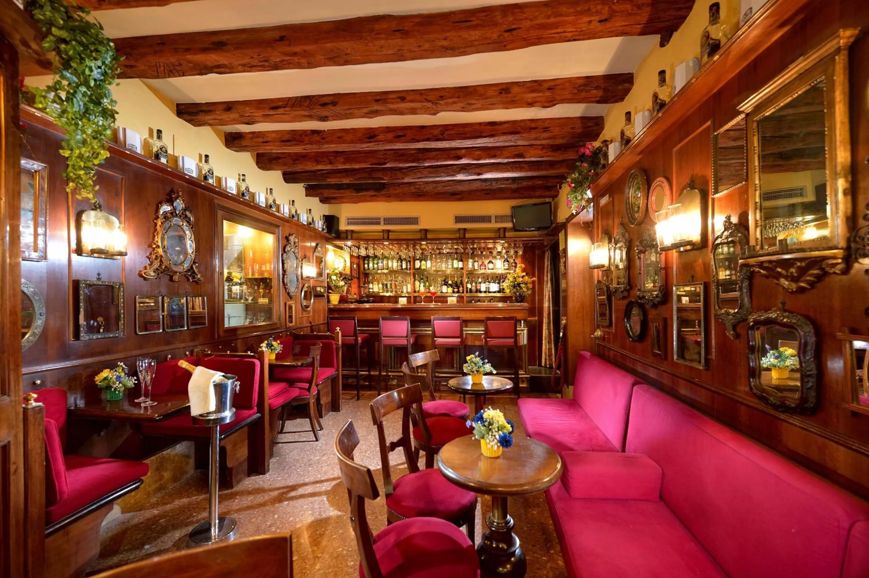 Lounge or bar in Antico Panada