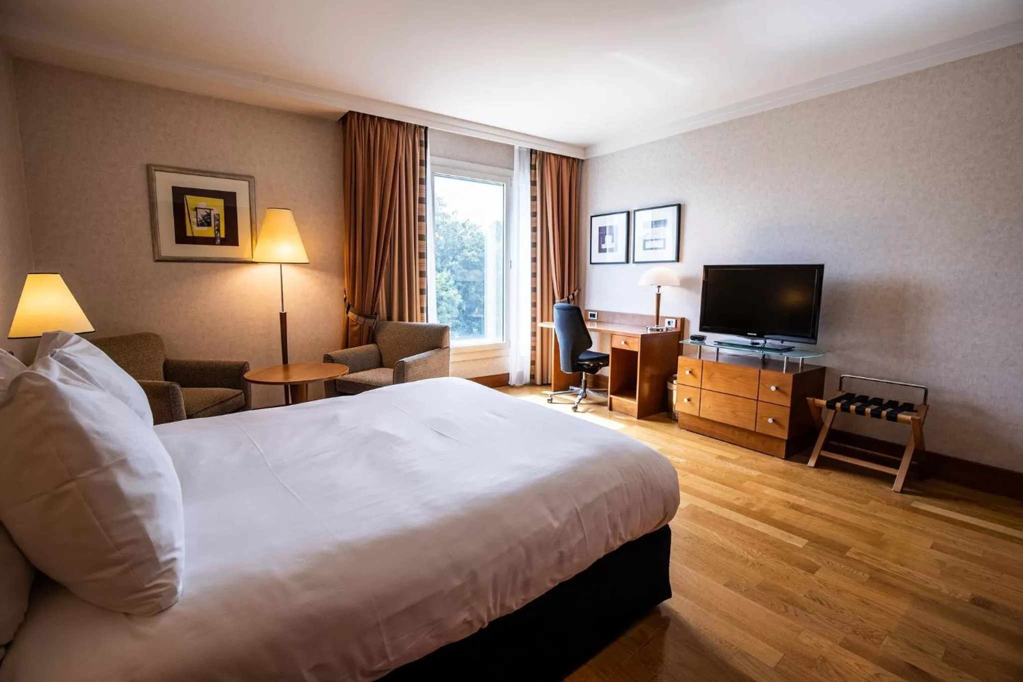 Photo of the whole room, Bed in Crowne Plaza Brussels Airport by IHG