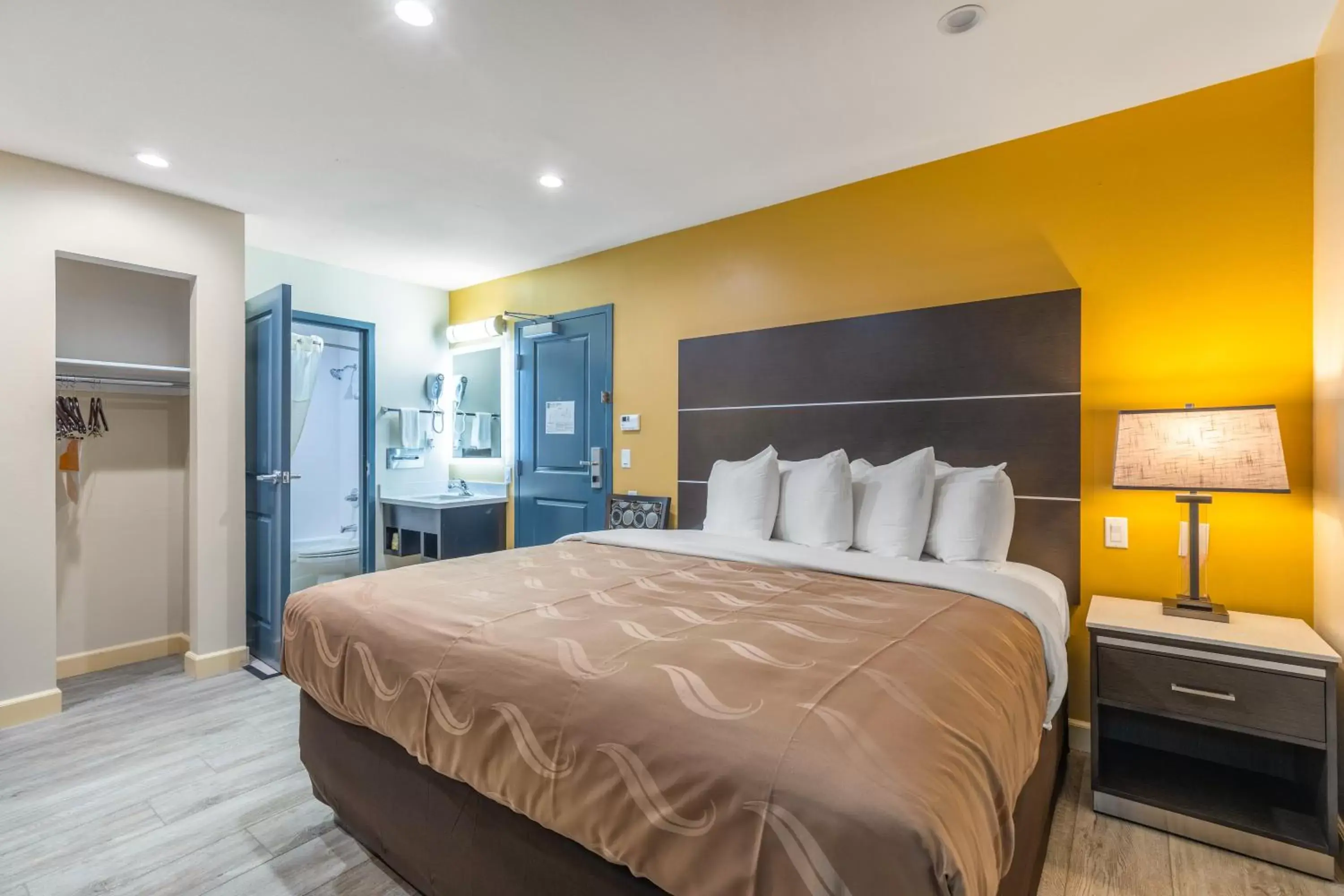 Standard King Room - Non-Smoking in Quality Inn Banning I-10 Standard King Room - Non-Smoking in Quality Inn Banning I-10