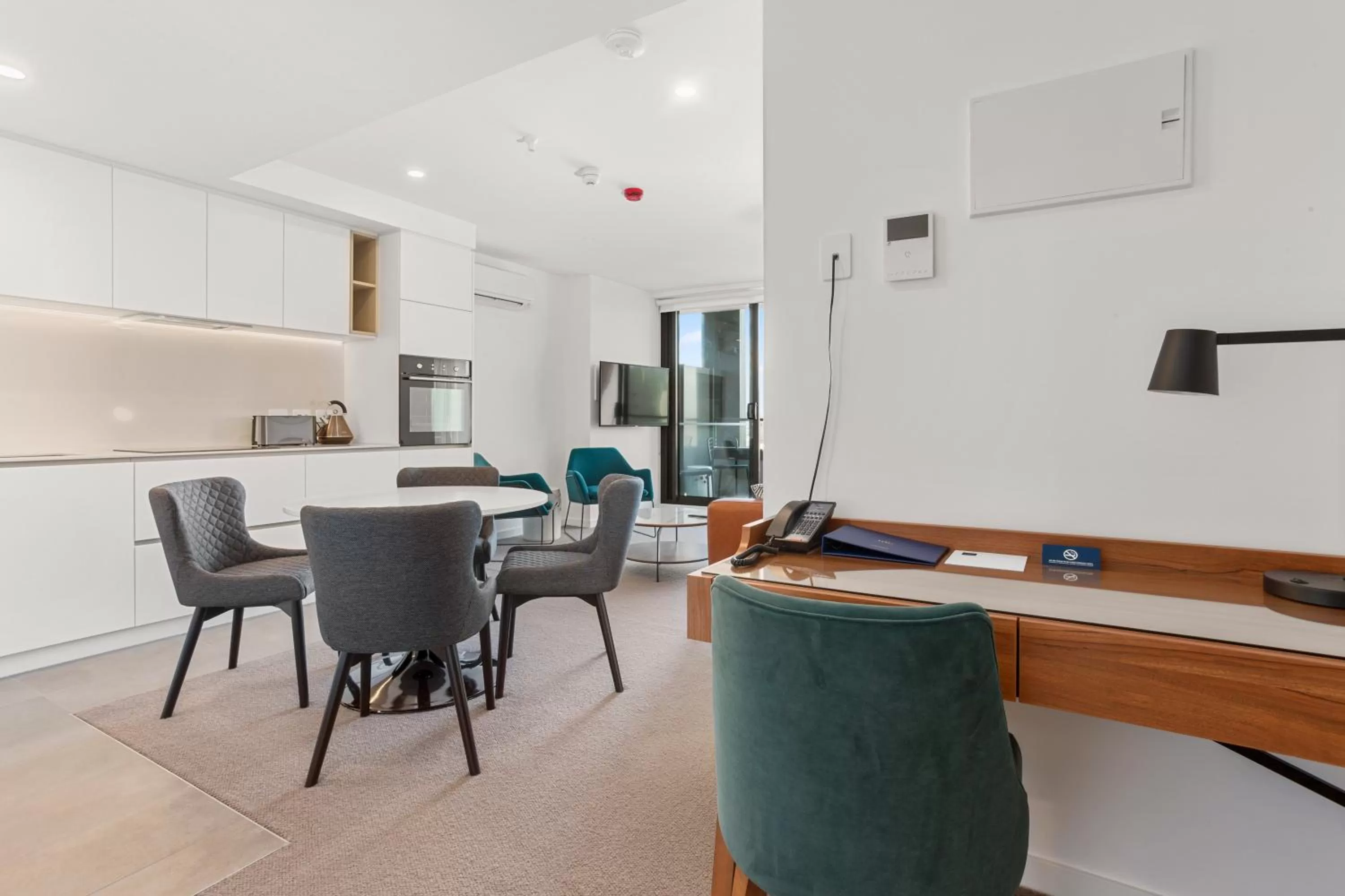 Dining area in The Sebel Melbourne Moonee Ponds