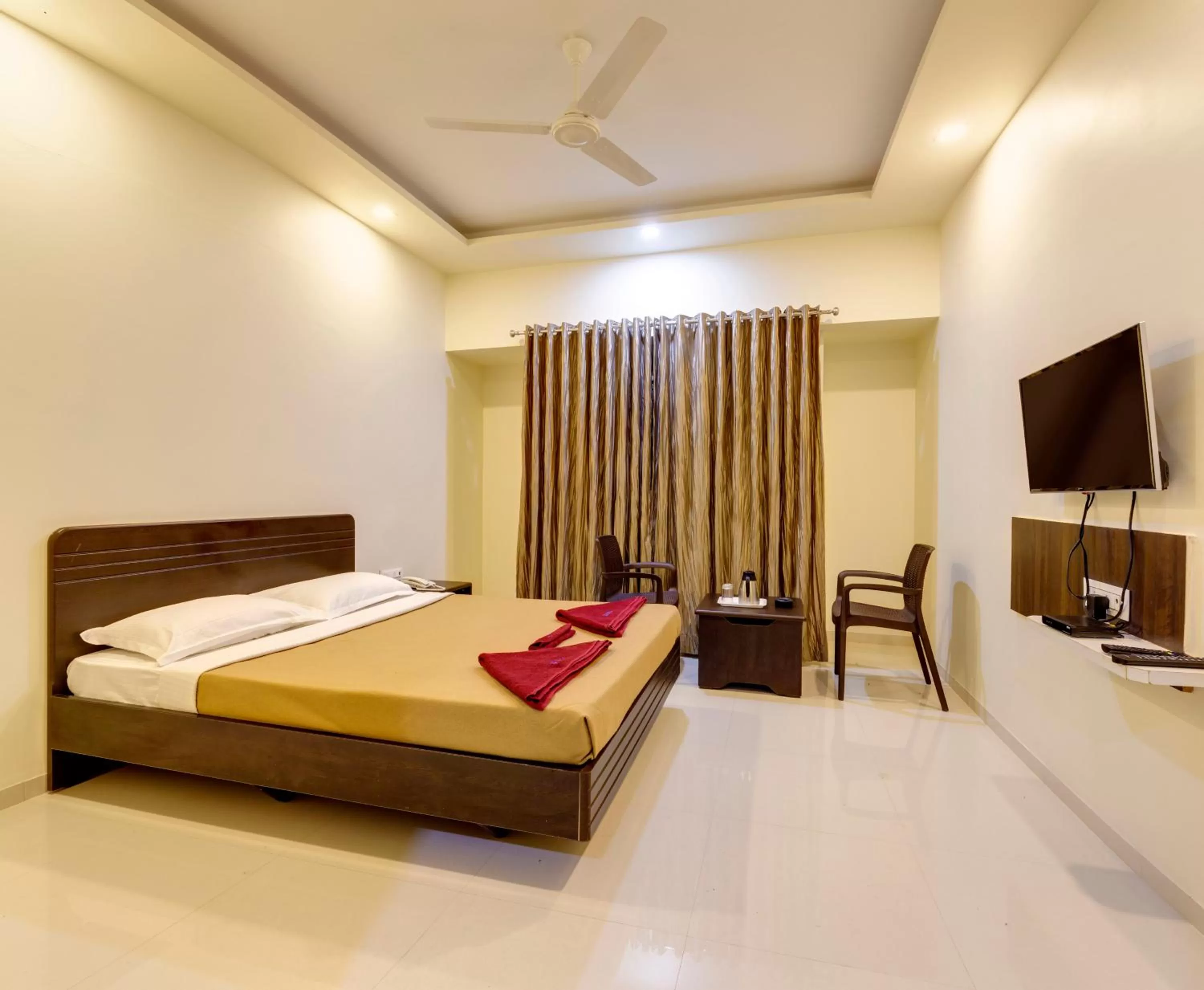 Bedroom, Bed in Hotel Galaxy Inn Kolhapur