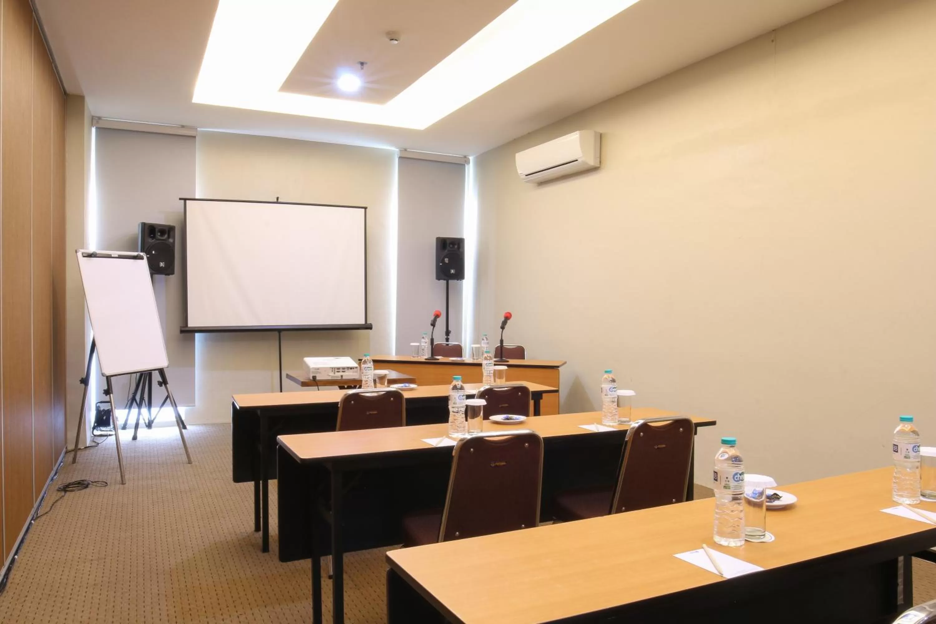 Meeting/conference room in Terraz Tree Hotel Jakarta