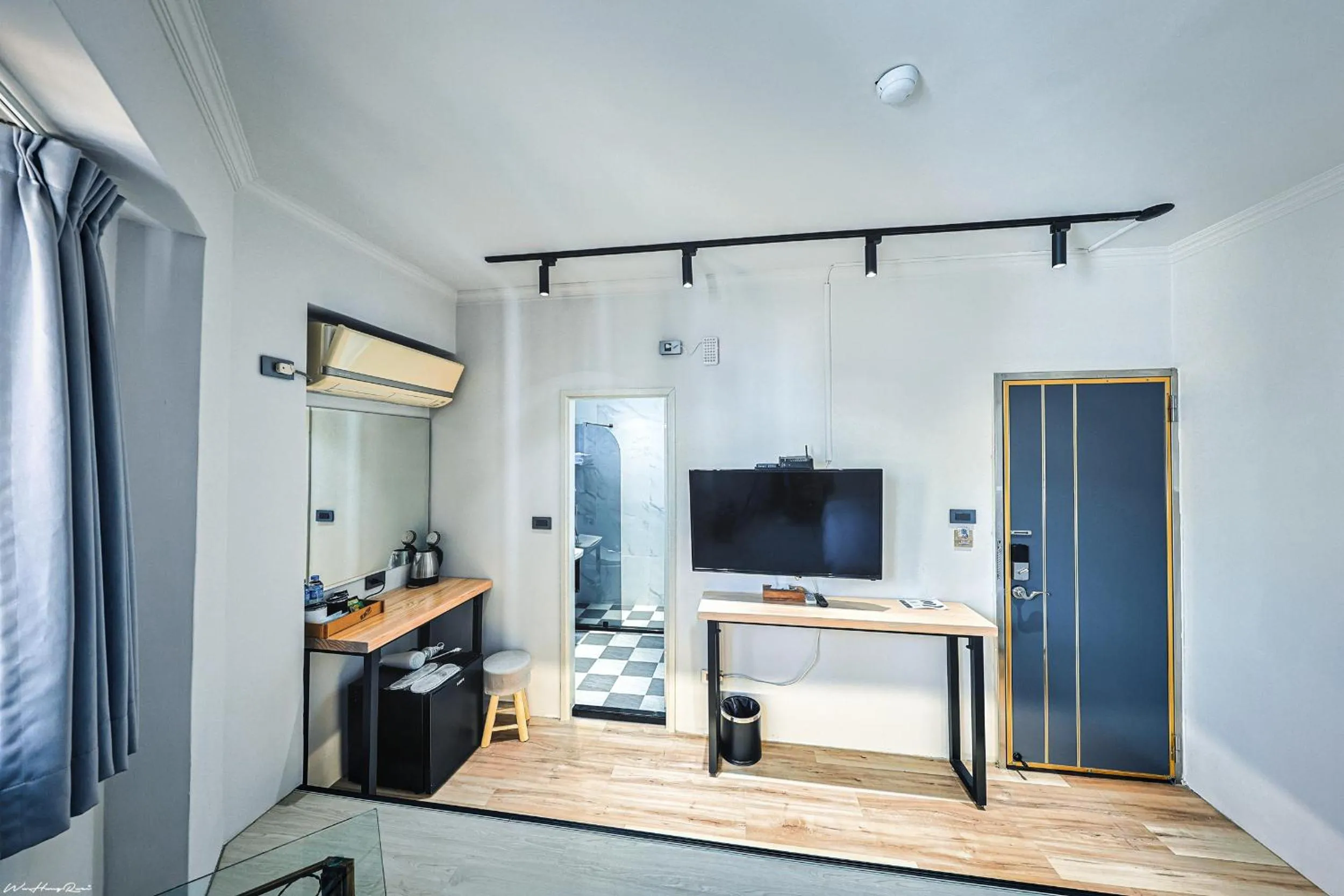 TV and multimedia in 亞馨文旅 近東大門夜市 有免費停車場 可自助入住