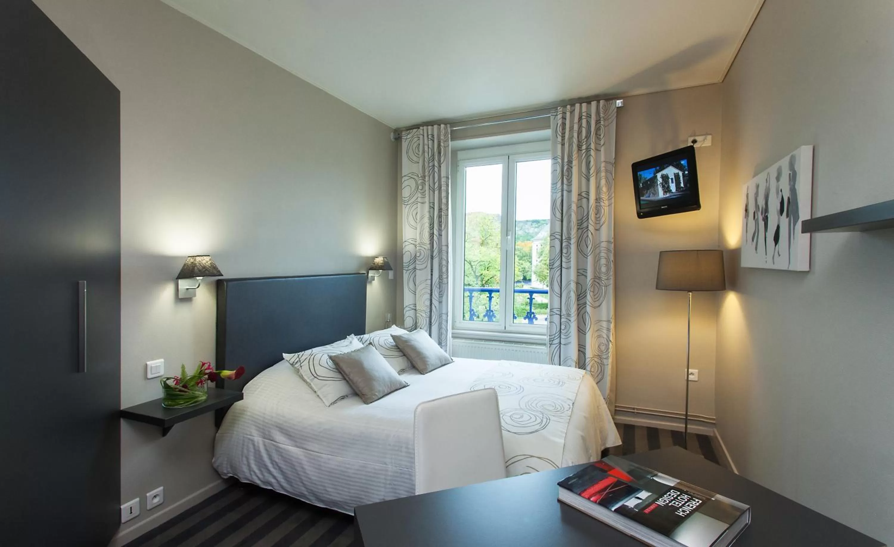 Bedroom, Bed in Hotel Restaurant Les Capucins